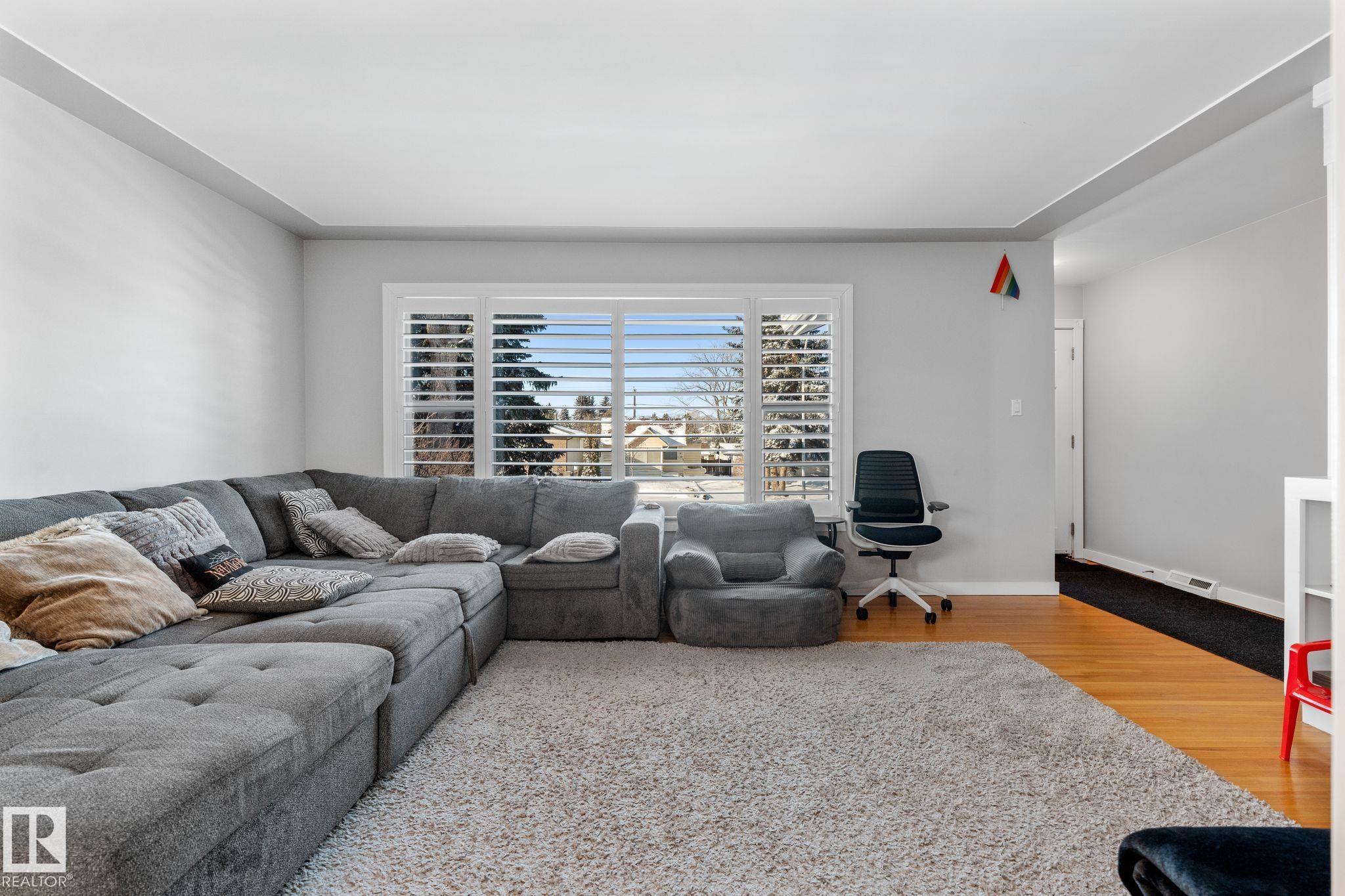 Photo 12 at 9847 79 Street NW, Forest Heights, Edmonton