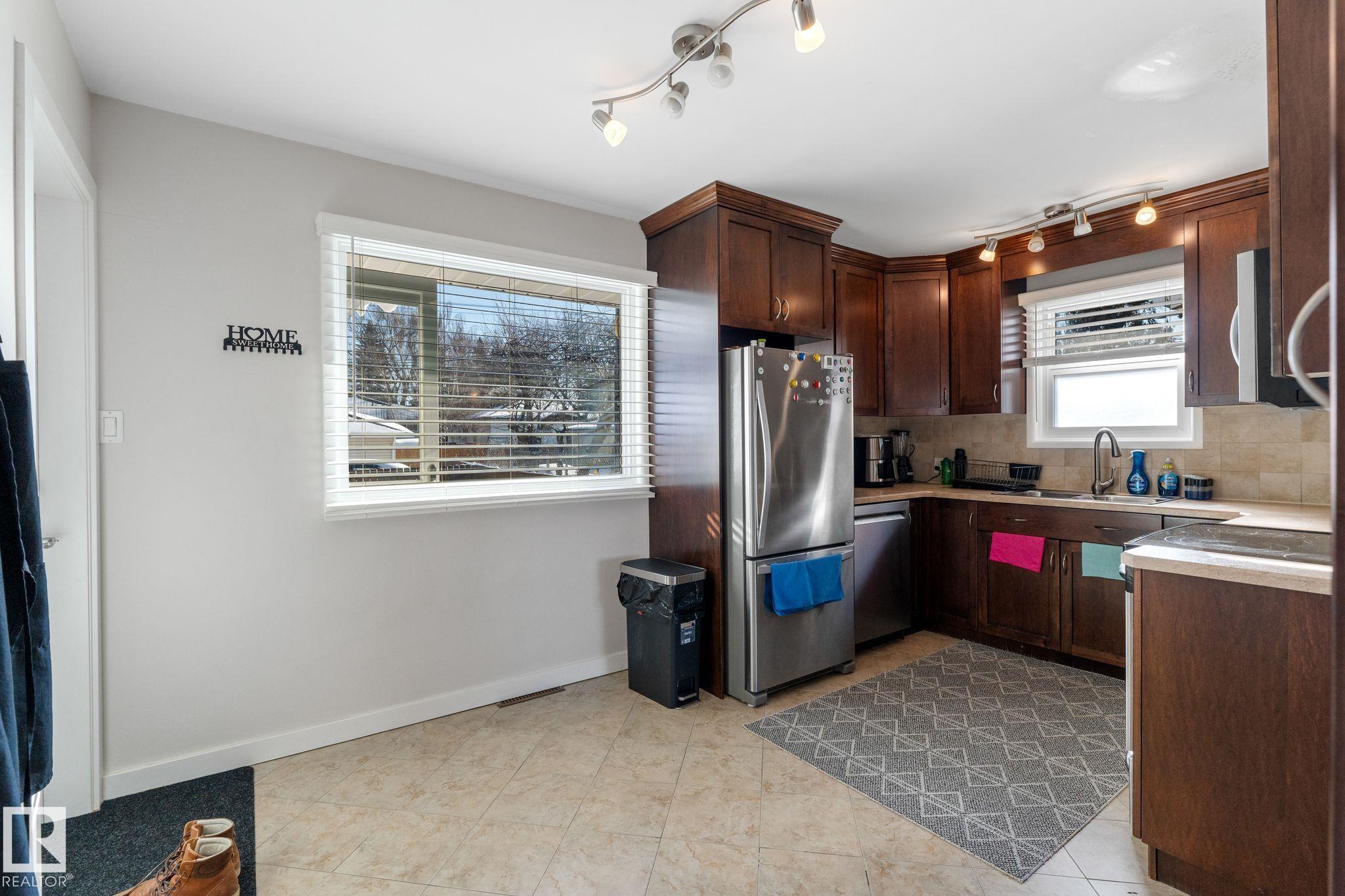 Photo 22 at 9847 79 Street NW, Forest Heights, Edmonton