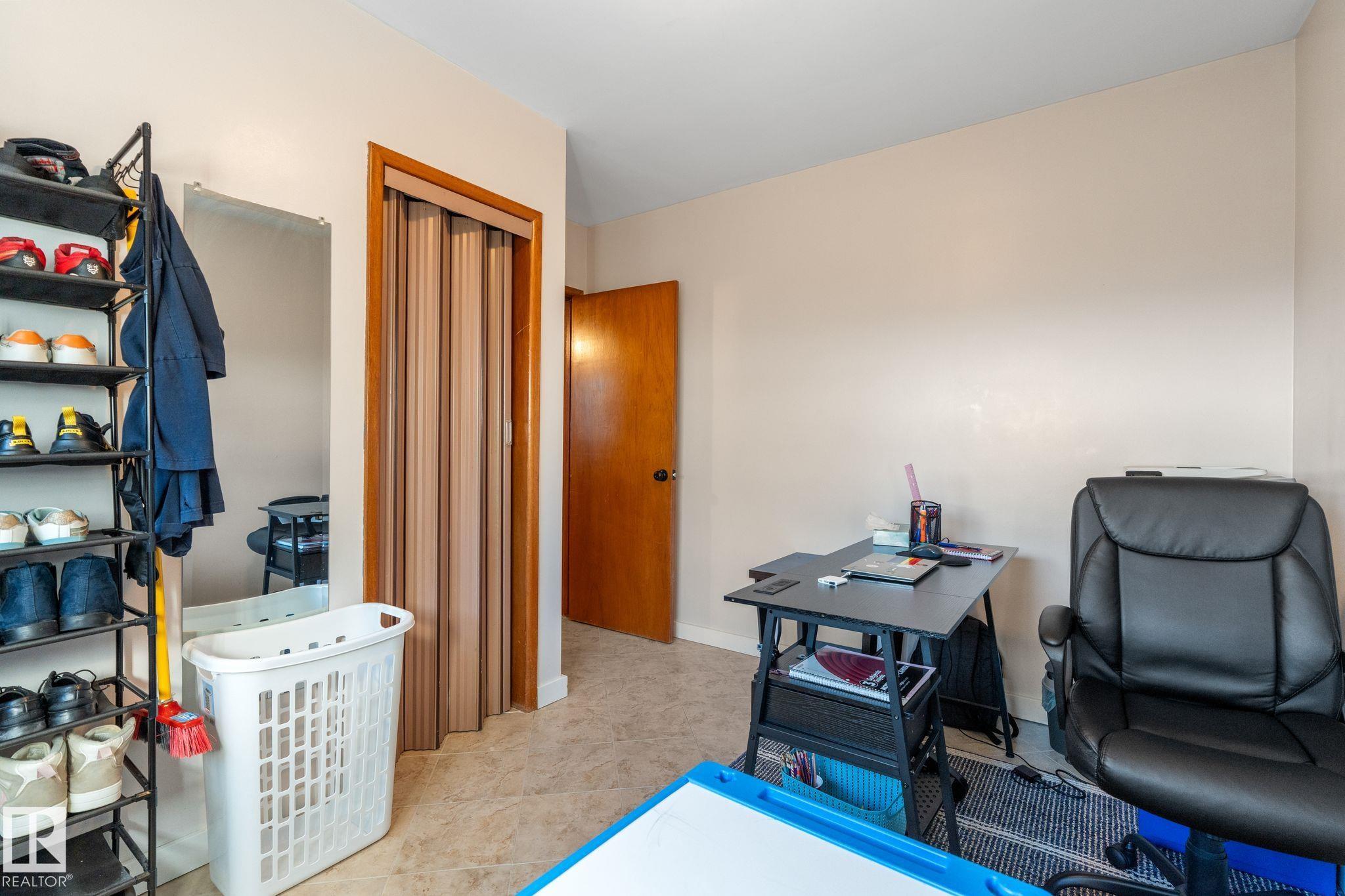 https://zimg.paragon.ice.com/ParagonImages/Property/PM/RAE/225387405/23/0/0/445f70d93db6d1e4f5306e5aab68bbde/1/7e69681f3431bffbb2bc57656dfef291/225387405-11efea83-76c1-498a-91a4-a8a321235090.JPG