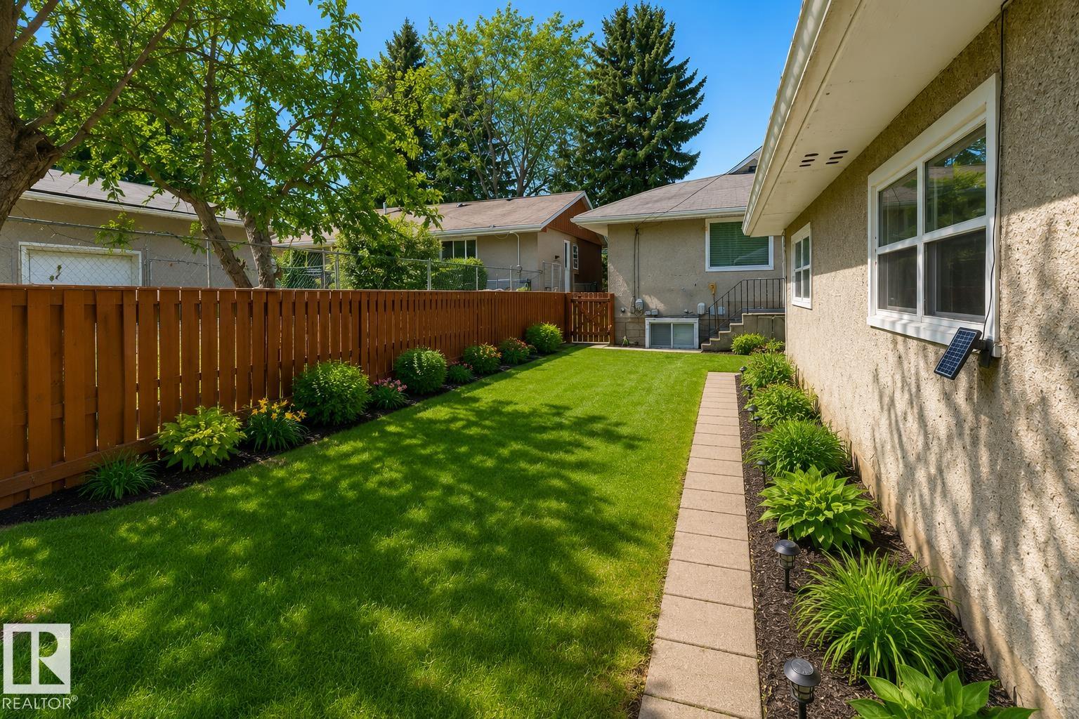 https://zimg.paragon.ice.com/ParagonImages/Property/PM/RAE/225387405/48/0/0/e25e51c09e0d31b50d063e944b7f7f77/1/7e69681f3431bffbb2bc57656dfef291/225387405-a173d614-3b68-4ecf-bd84-47f564348e50.JPG