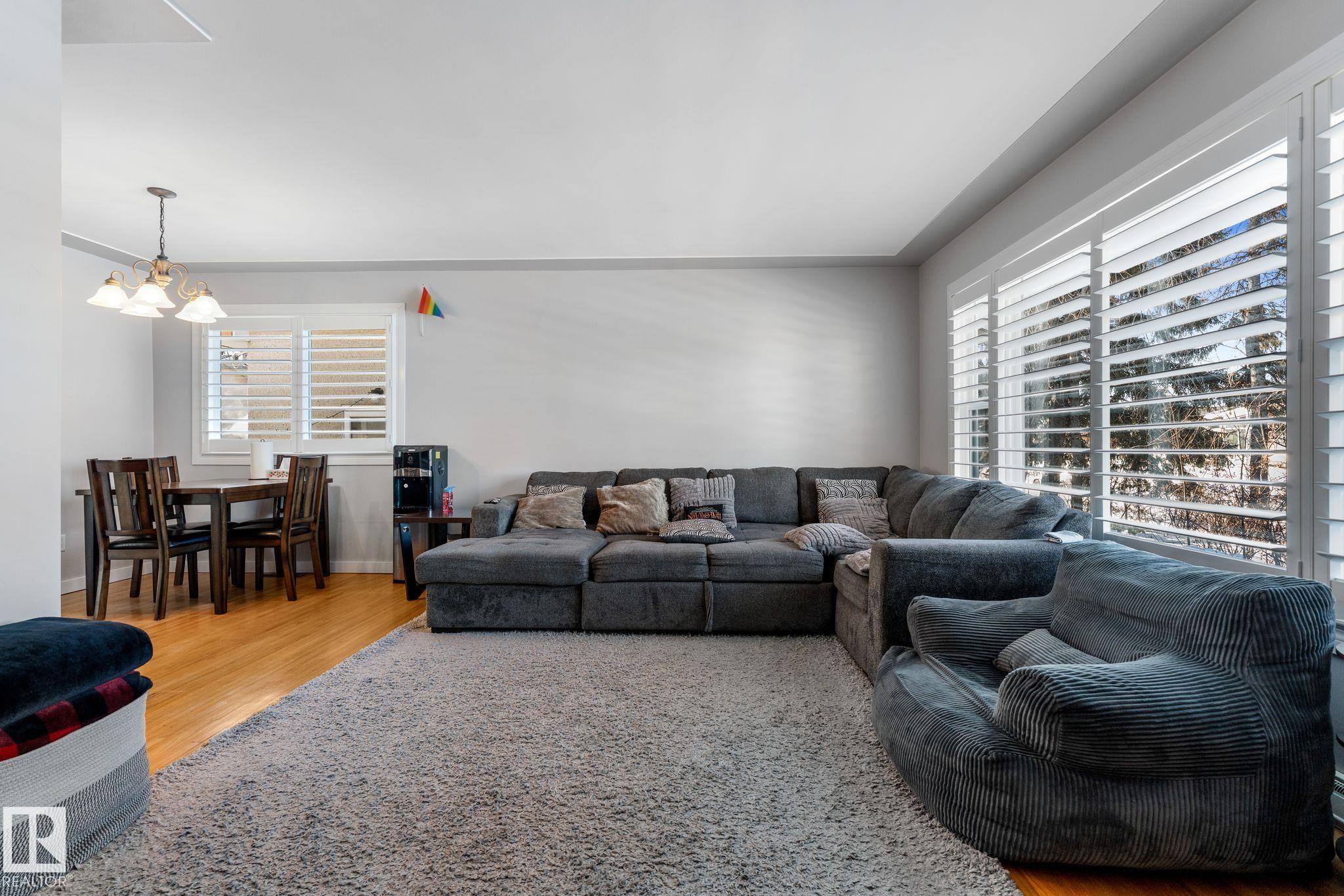 Photo 10 at 9847 79 Street NW, Forest Heights, Edmonton