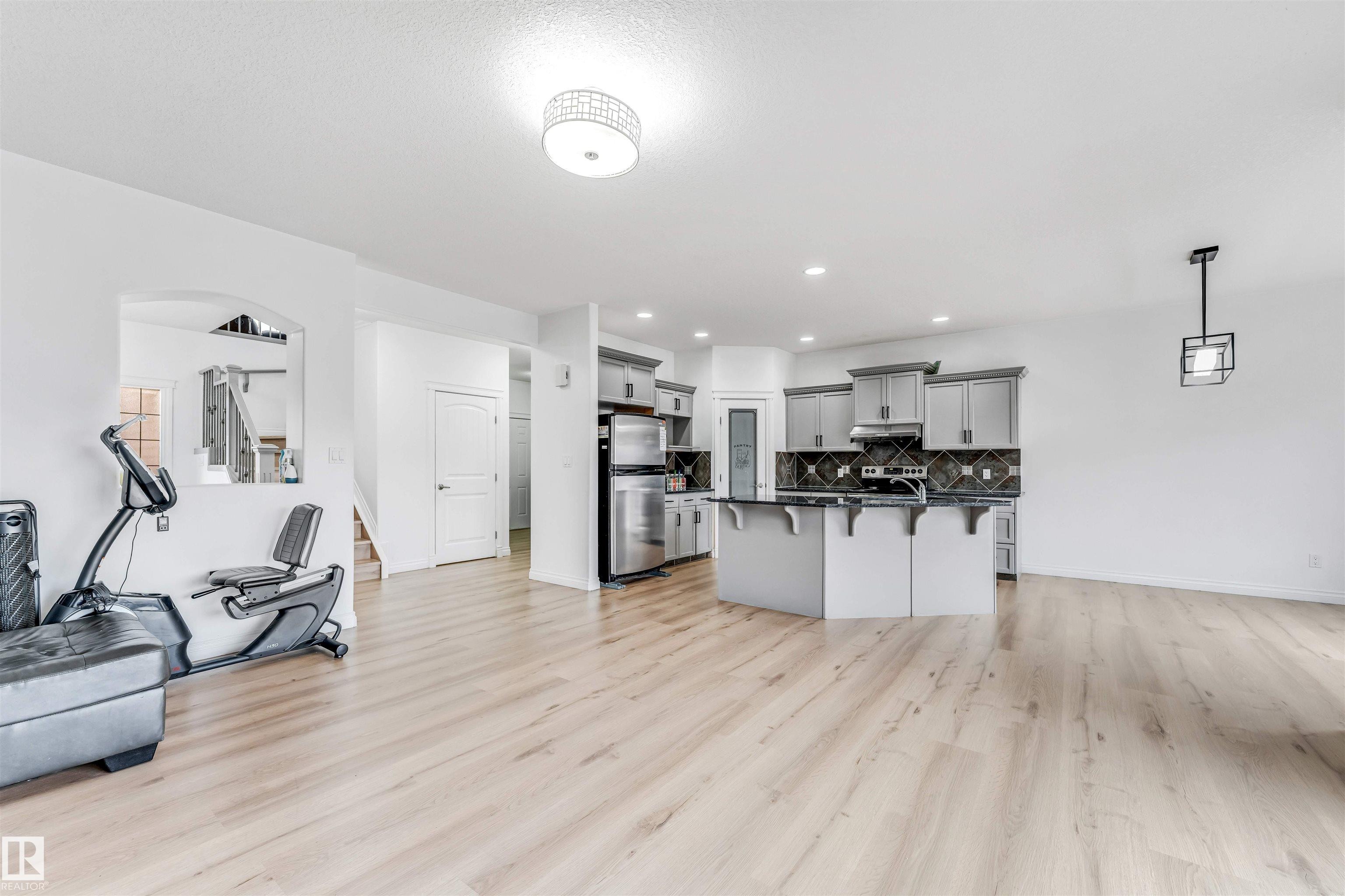 Photo 19 at 3319 18 Street NW, Silver Berry, Edmonton