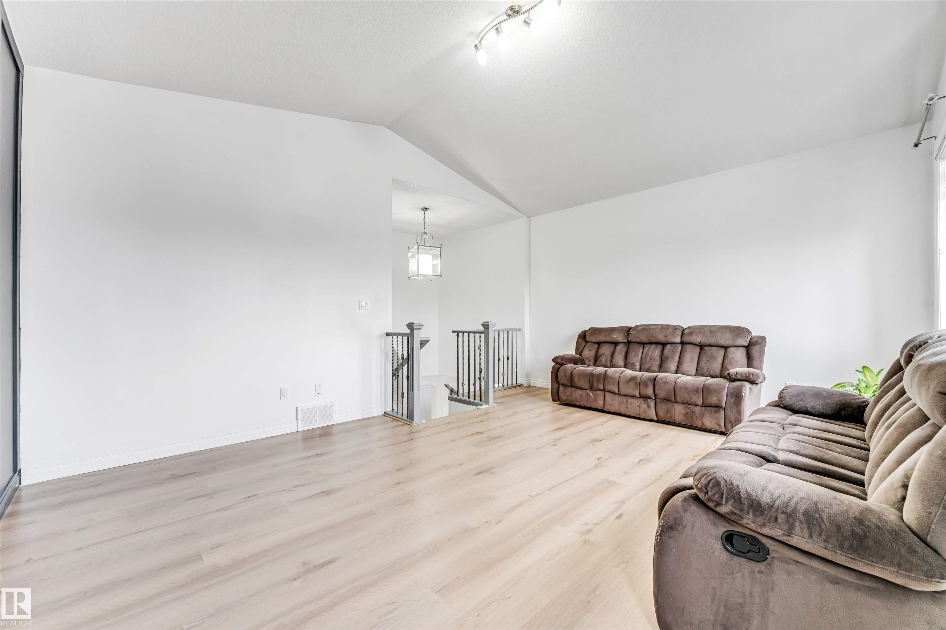 Photo 24 at 3319 18 Street NW, Silver Berry, Edmonton