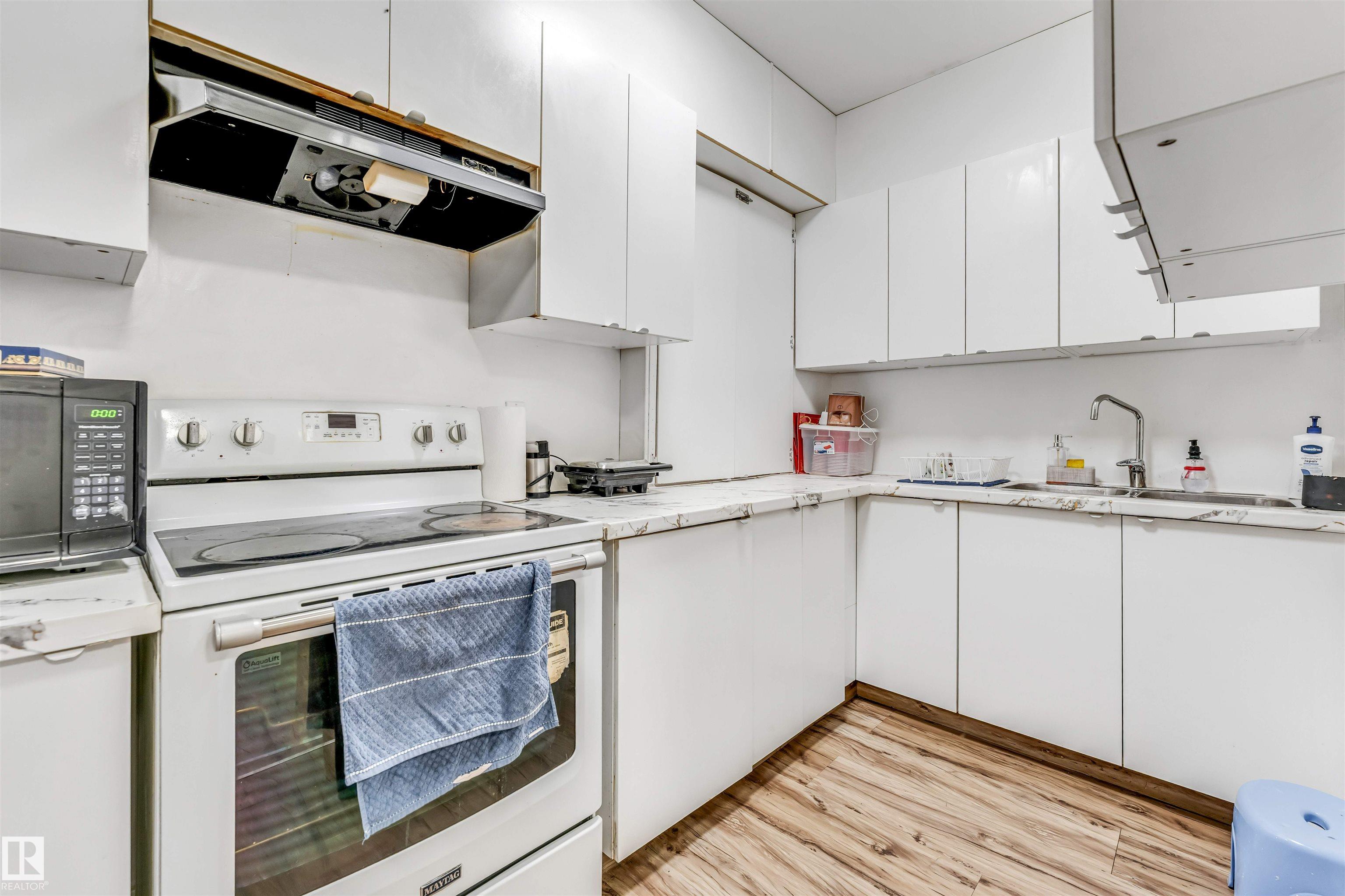 Photo 36 at 3319 18 Street NW, Silver Berry, Edmonton