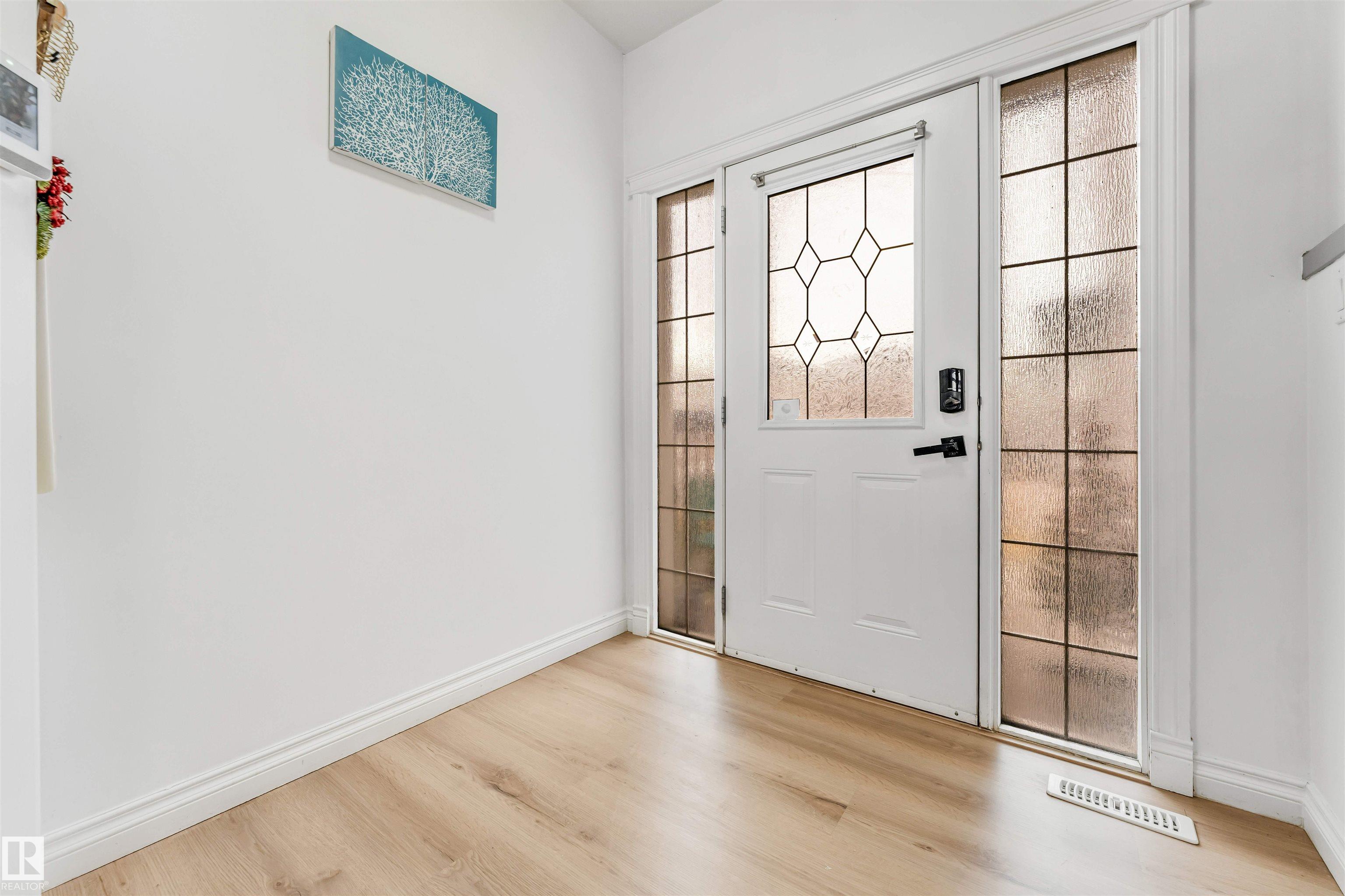 Photo 5 at 3319 18 Street NW, Silver Berry, Edmonton