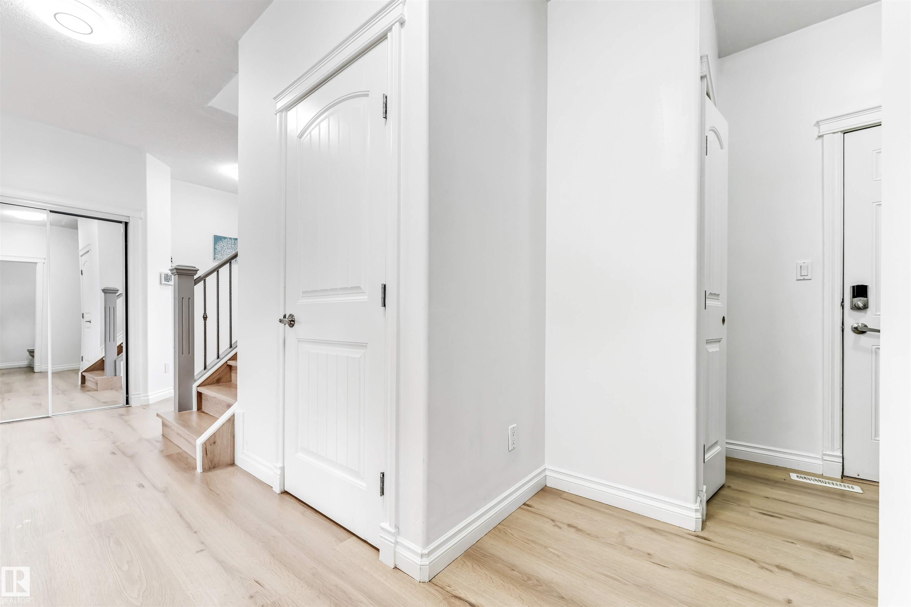 Photo 9 at 3319 18 Street NW, Silver Berry, Edmonton