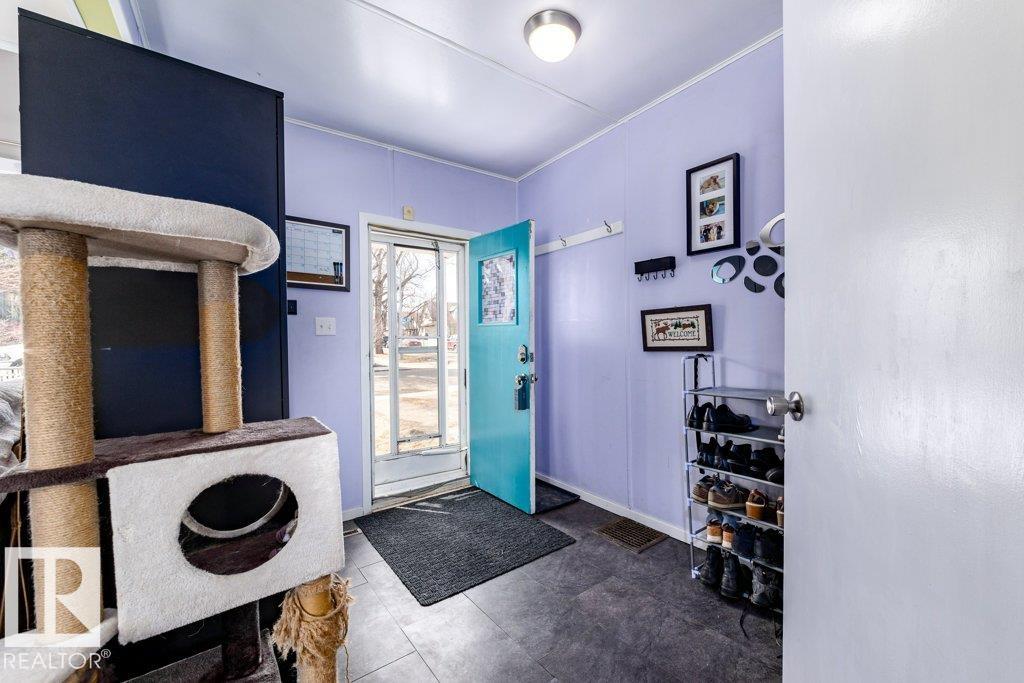 Photo 4 at 10933 93 Street NW, Mccauley, Edmonton