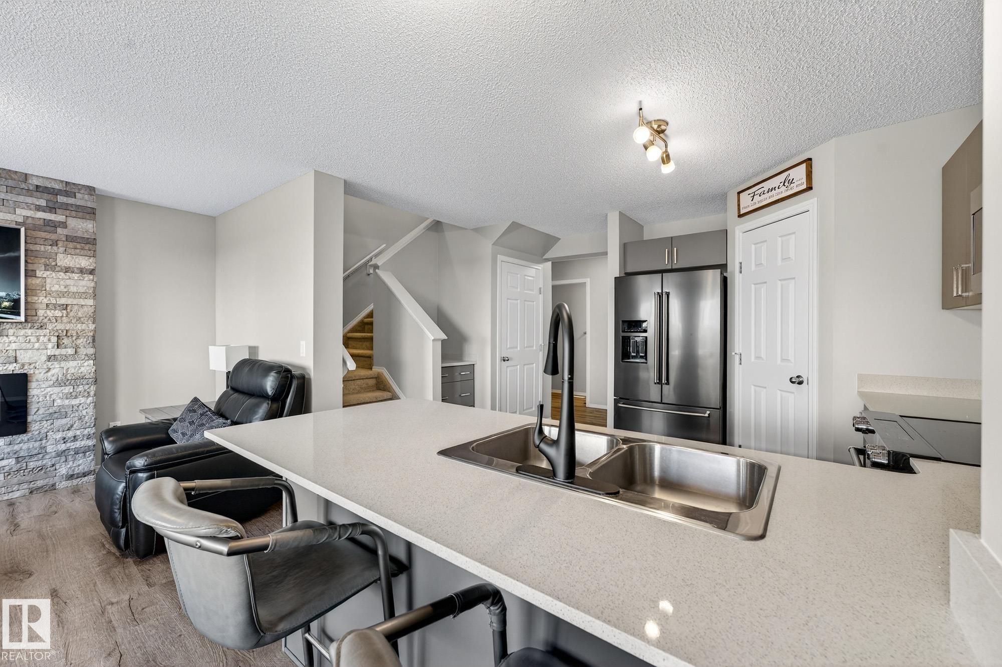 https://zimg.paragon.ice.com/ParagonImages/Property/PM/RAE/225387430/20/0/0/9ab360cd928f42e8113cd3db8c9c9c02/1/55d1d7900979b90c10d34227ed8c347c/225387430-c0f33dd4-f879-4ac2-81a9-beeb2b8cfe51.JPG