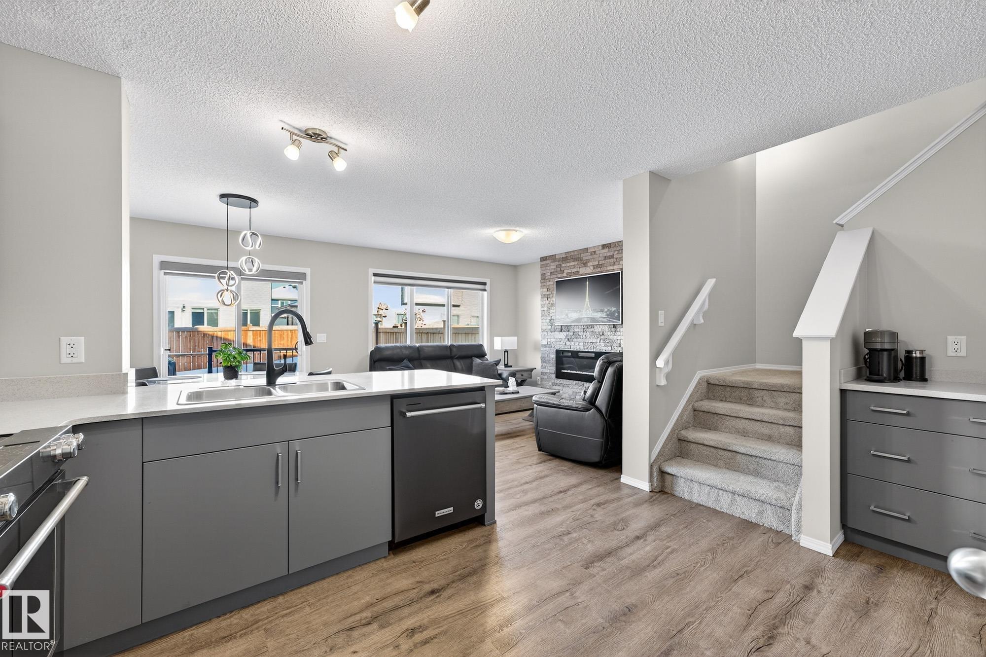https://zimg.paragon.ice.com/ParagonImages/Property/PM/RAE/225387430/21/0/0/3536b7573fae9153a6f9c16679362260/1/55d1d7900979b90c10d34227ed8c347c/225387430-2a67b78d-fac3-495f-8e2c-5af7cd433262.JPG