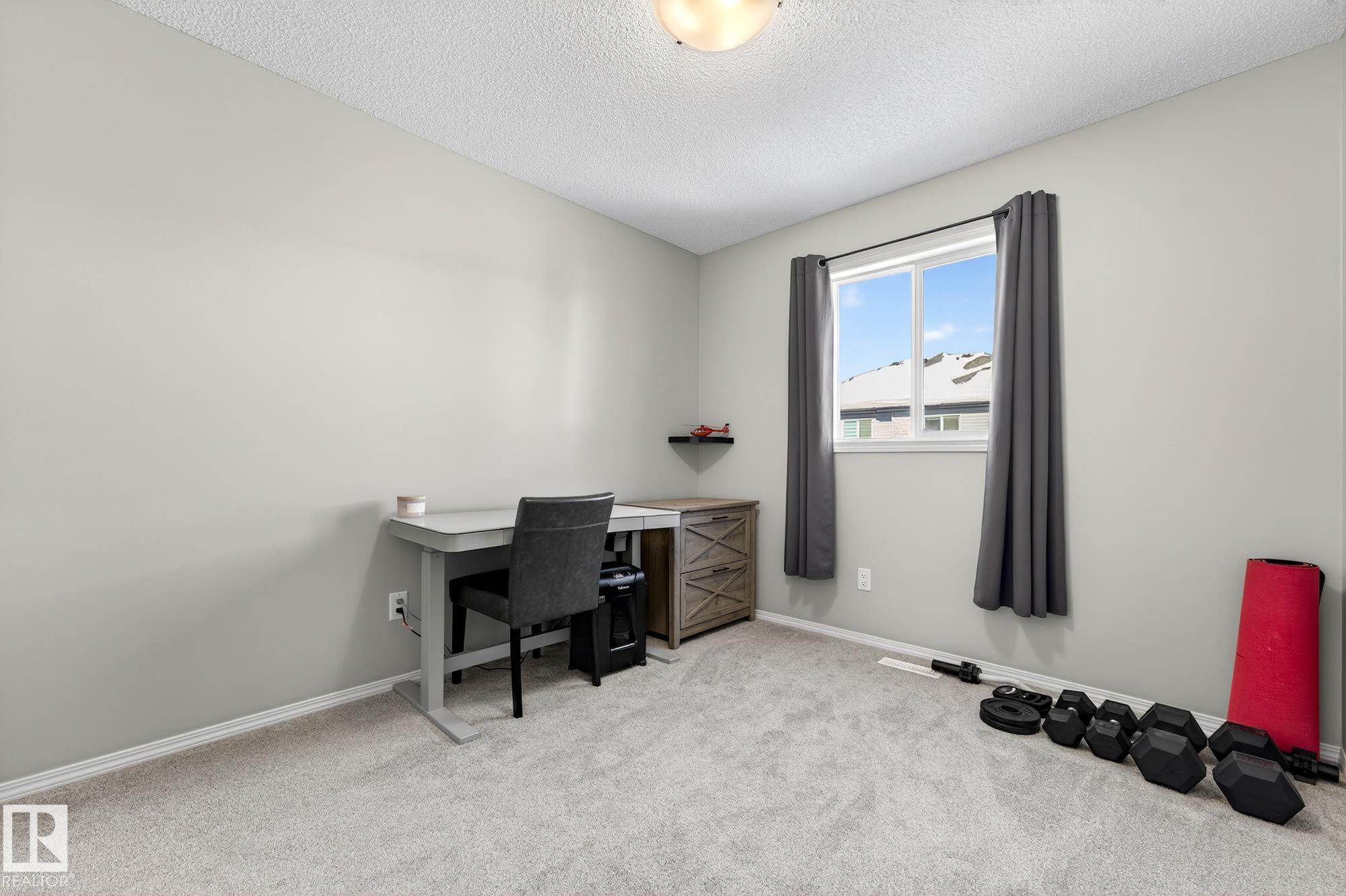 https://zimg.paragon.ice.com/ParagonImages/Property/PM/RAE/225387430/40/0/0/7262b7243ad1ece91ea452601537b698/1/55d1d7900979b90c10d34227ed8c347c/225387430-ee3d3a69-cc62-4c89-b344-6c13895418ae.JPG