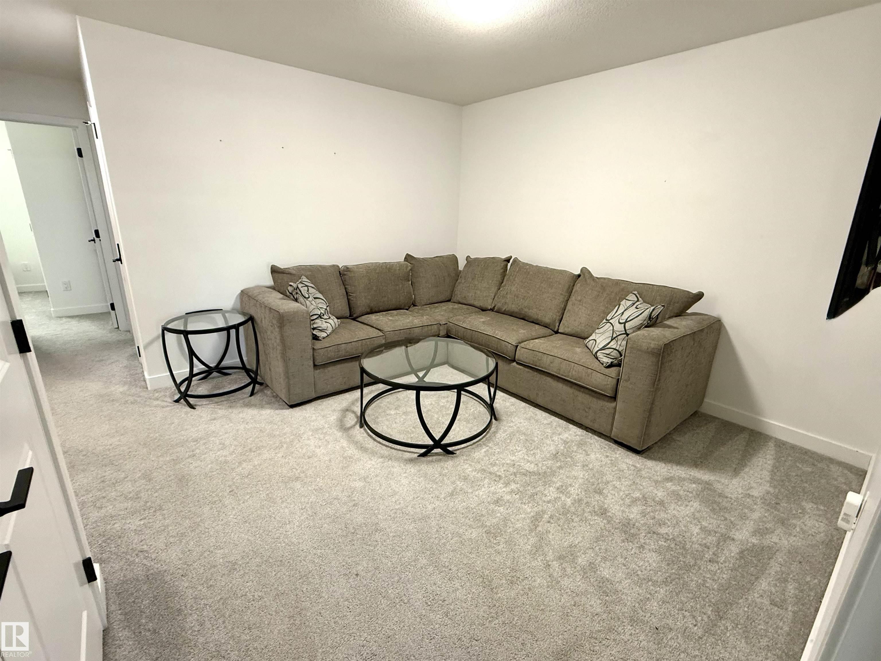 https://zimg.paragon.ice.com/ParagonImages/Property/PM/RAE/225387432/15/0/0/c65be5fdc500c66458e28d2341ffc5d7/1/bb34565635cc6756b0e7d4302749ac41/225387432-ee6282ed-b320-4f3b-800e-2b11356f6dbd.JPG