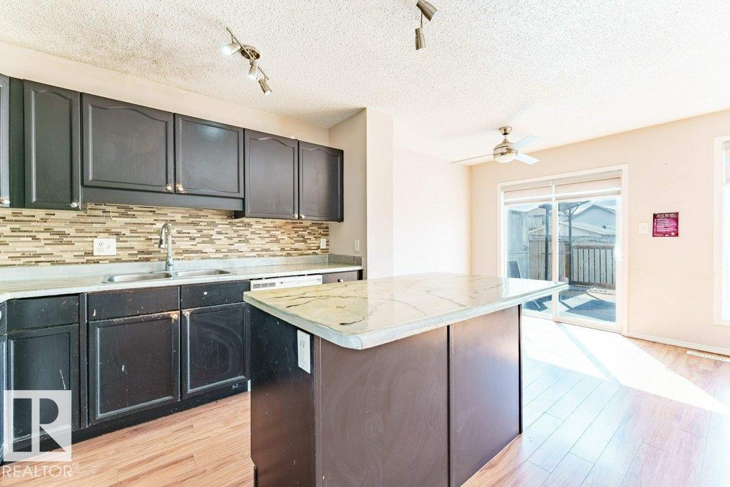 https://zimg.paragon.ice.com/ParagonImages/Property/PM/RAE/225387437/11/0/0/a17a81bc2b7d34f58b3ba0546bc277fa/1/d8eb2ebbdcaefd8e2f7982f199db85e3/225387437-21c1f246-48a6-4f35-870b-3639d3ccf8d3.JPG