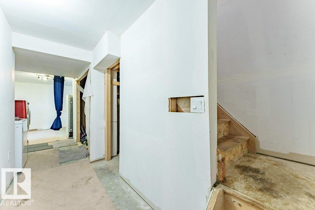 https://zimg.paragon.ice.com/ParagonImages/Property/PM/RAE/225387437/28/0/0/4177a4af1fe66e4f87337dba26561f13/1/d8eb2ebbdcaefd8e2f7982f199db85e3/225387437-56255111-3a7f-40dd-997c-ac1e8effab7b.JPG