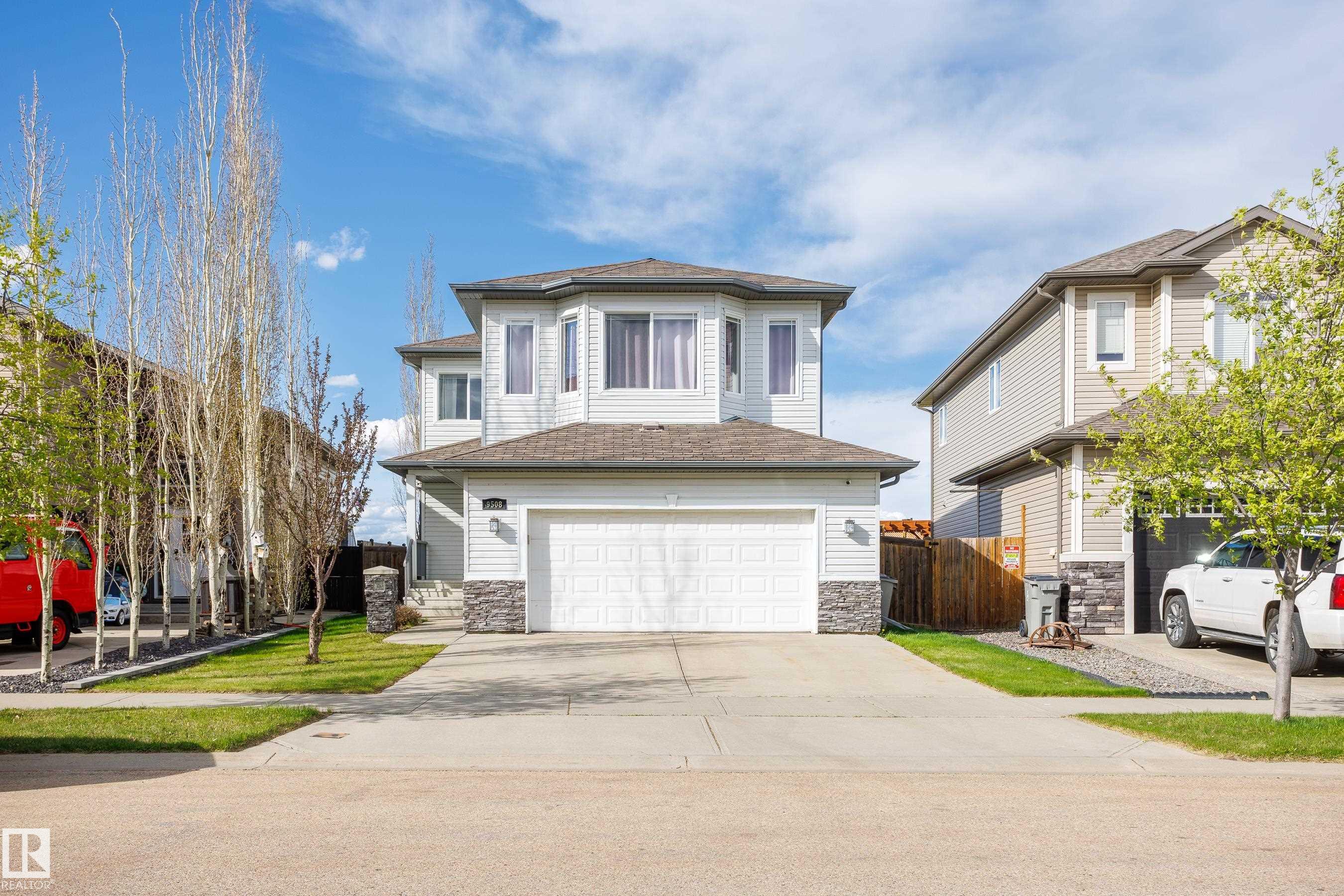 9508 107 Avenue, The Lakes, Morinville