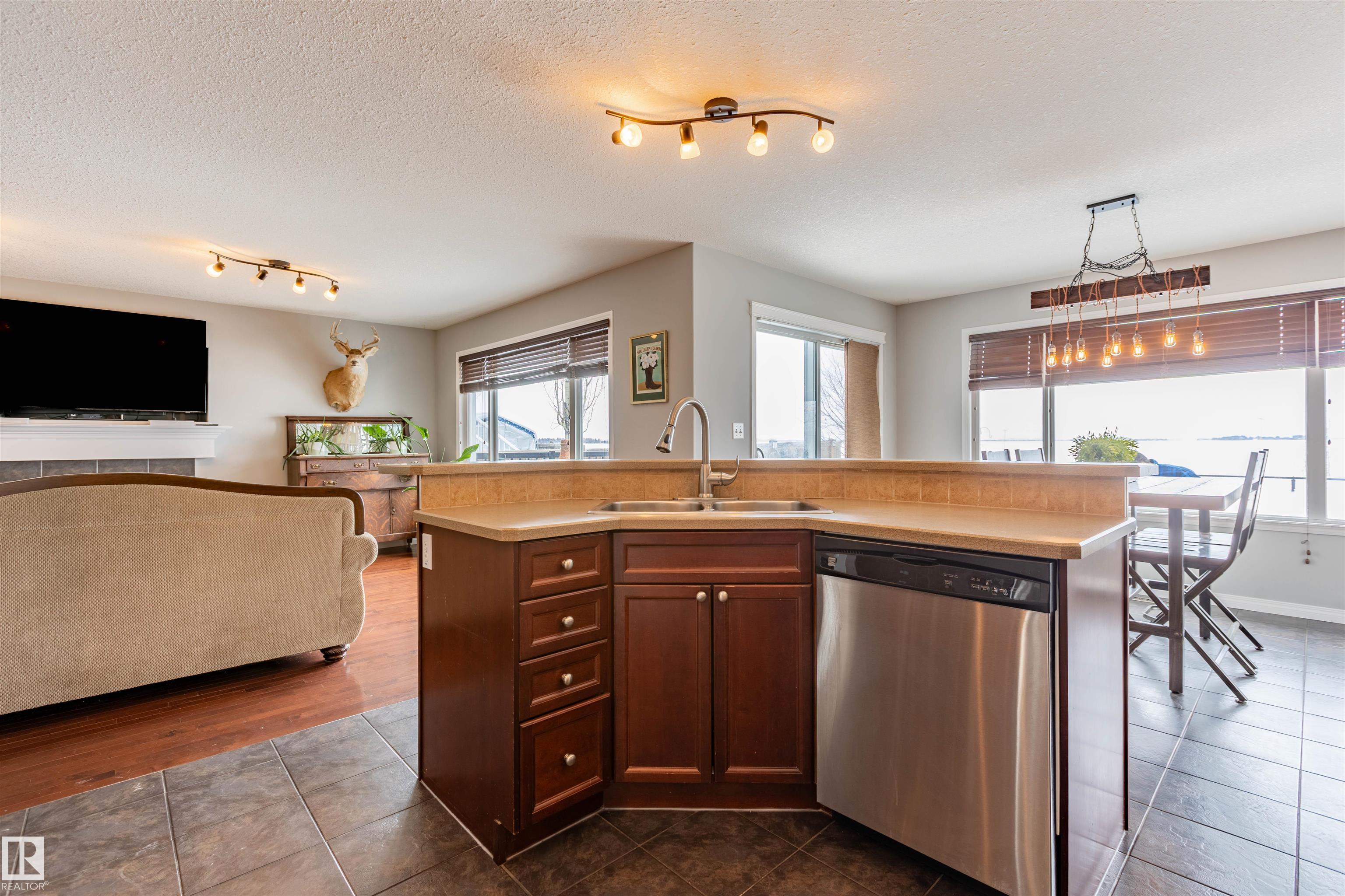 Photo 11 at 9508 107 Avenue, The Lakes, Morinville