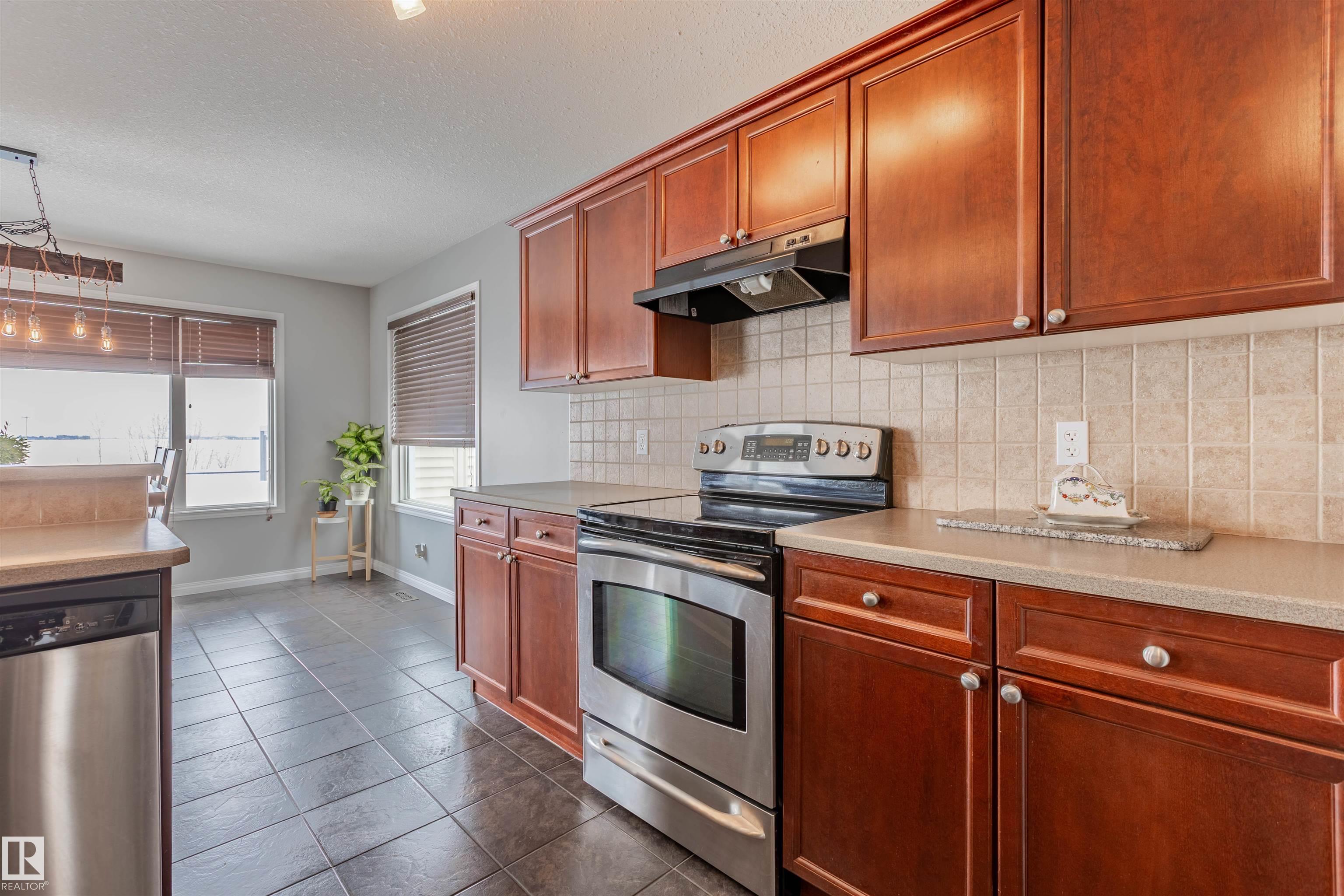 Photo 13 at 9508 107 Avenue, The Lakes, Morinville