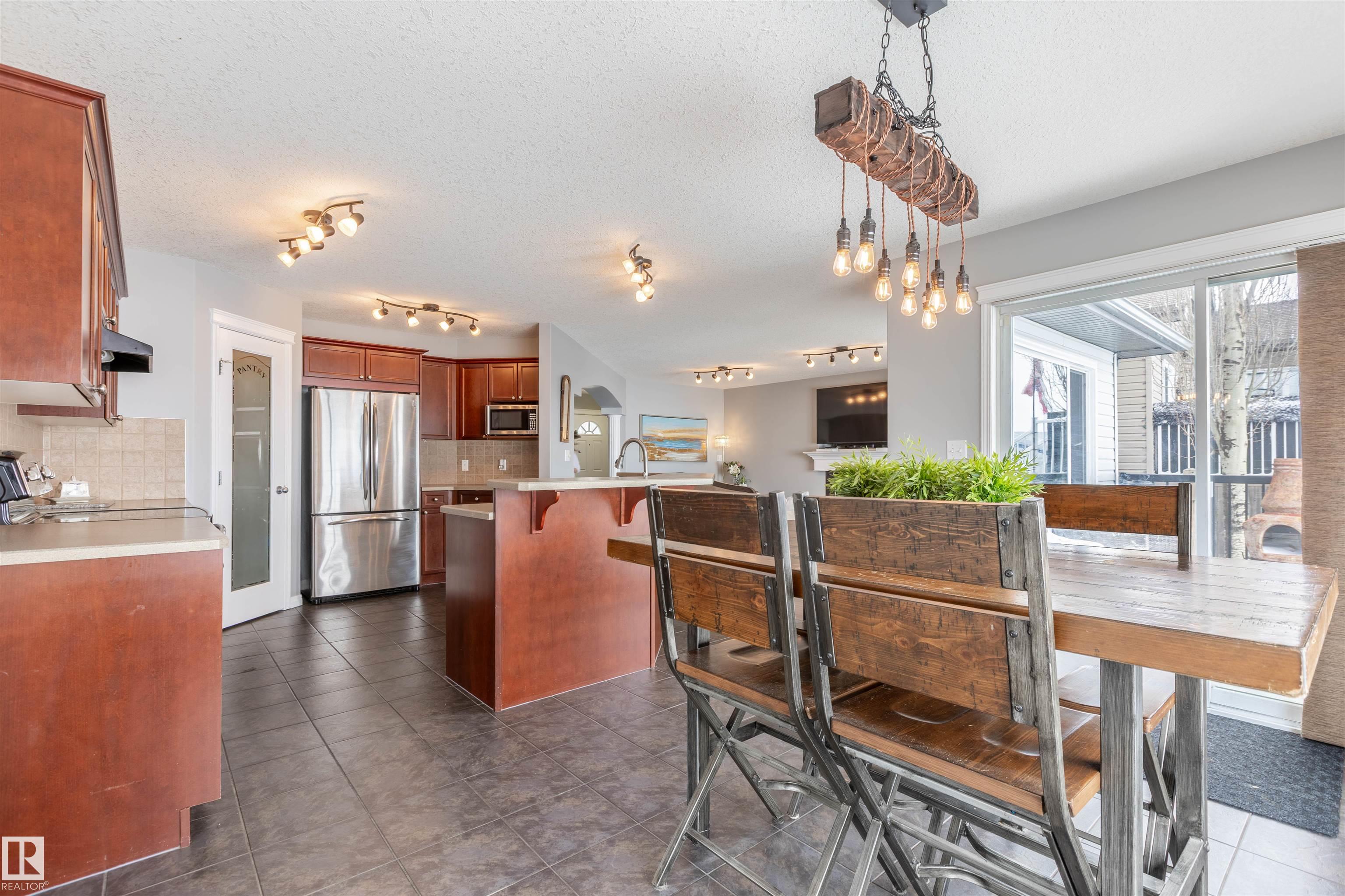 Photo 14 at 9508 107 Avenue, The Lakes, Morinville