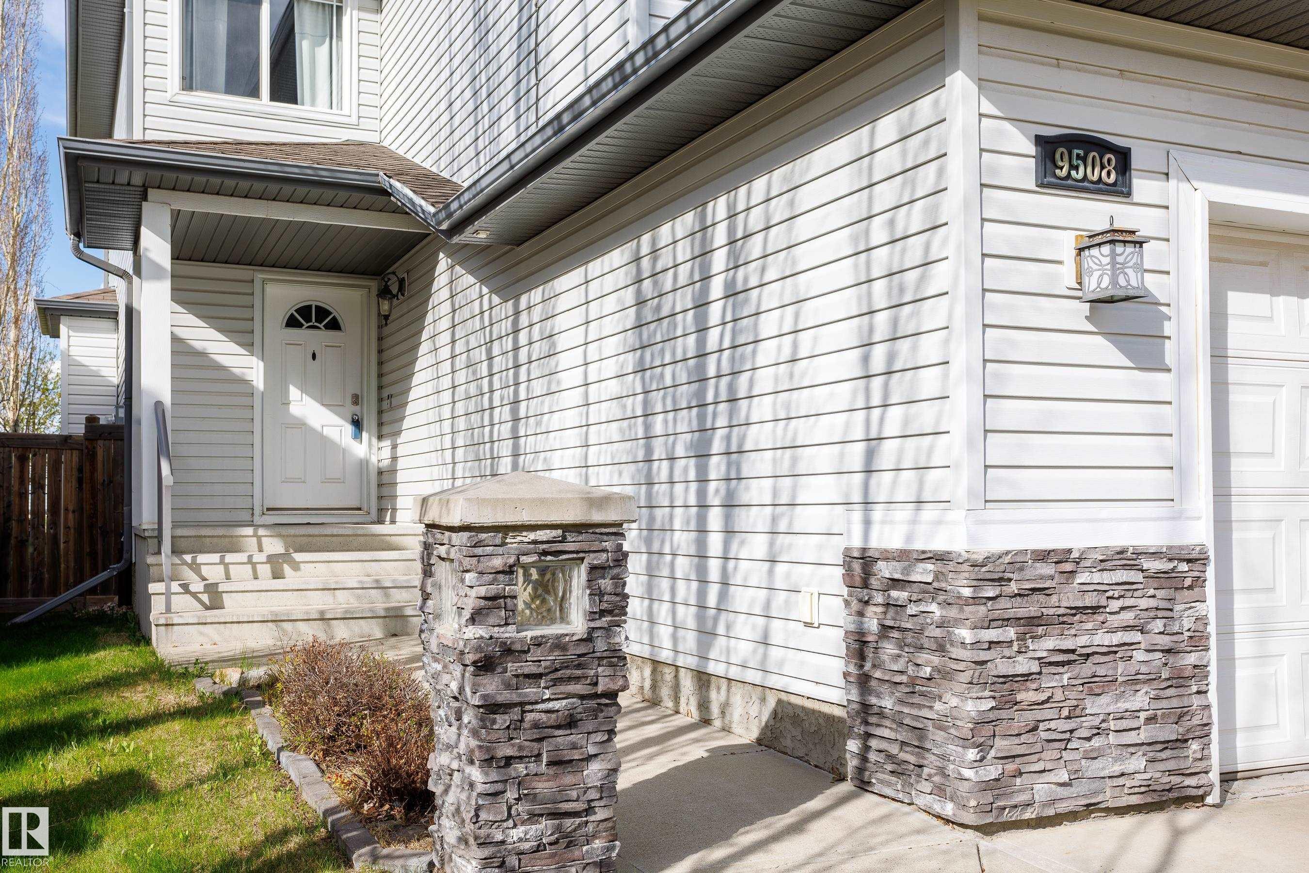 9508 107 Avenue, The Lakes, Morinville