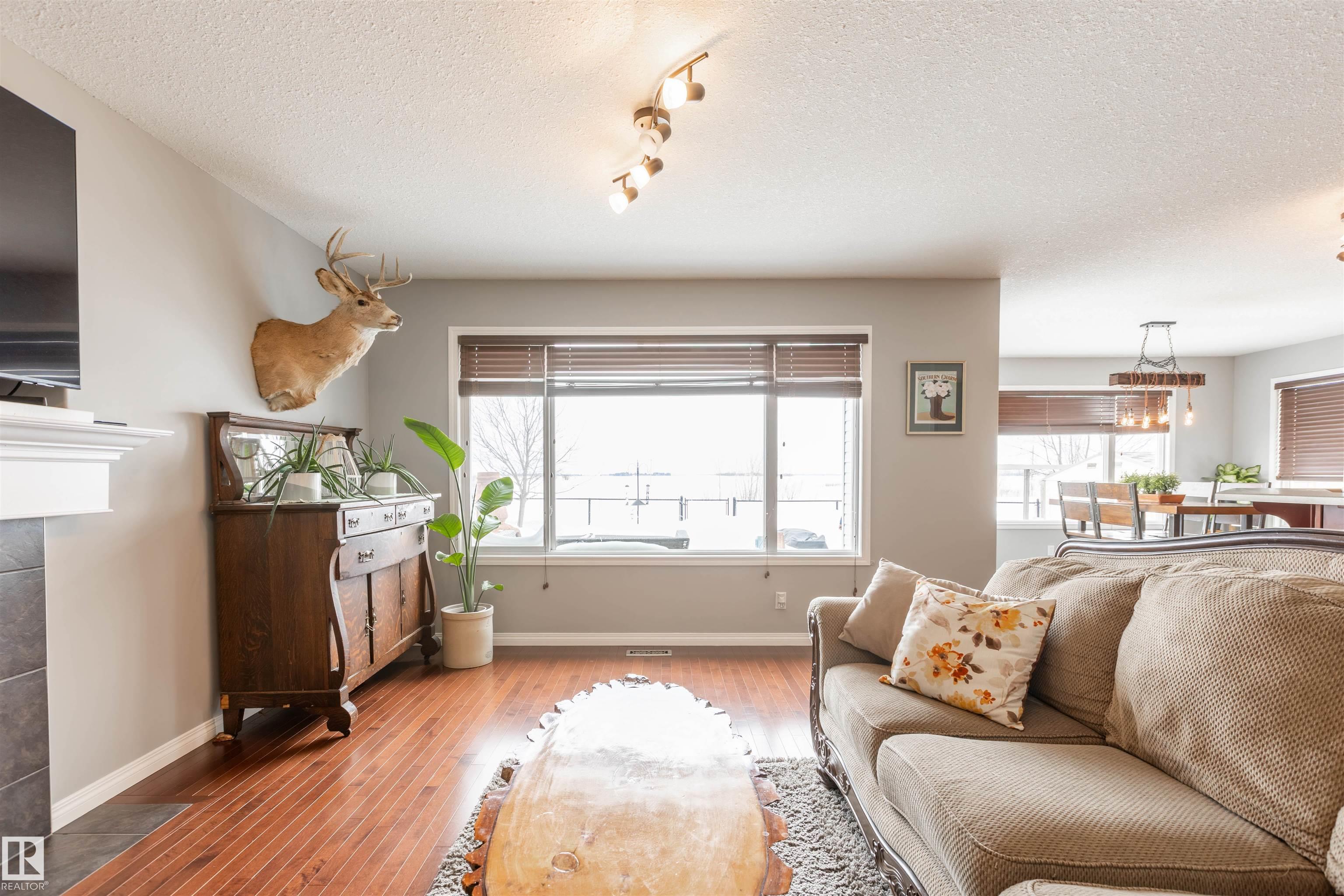 Photo 8 at 9508 107 Avenue, The Lakes, Morinville