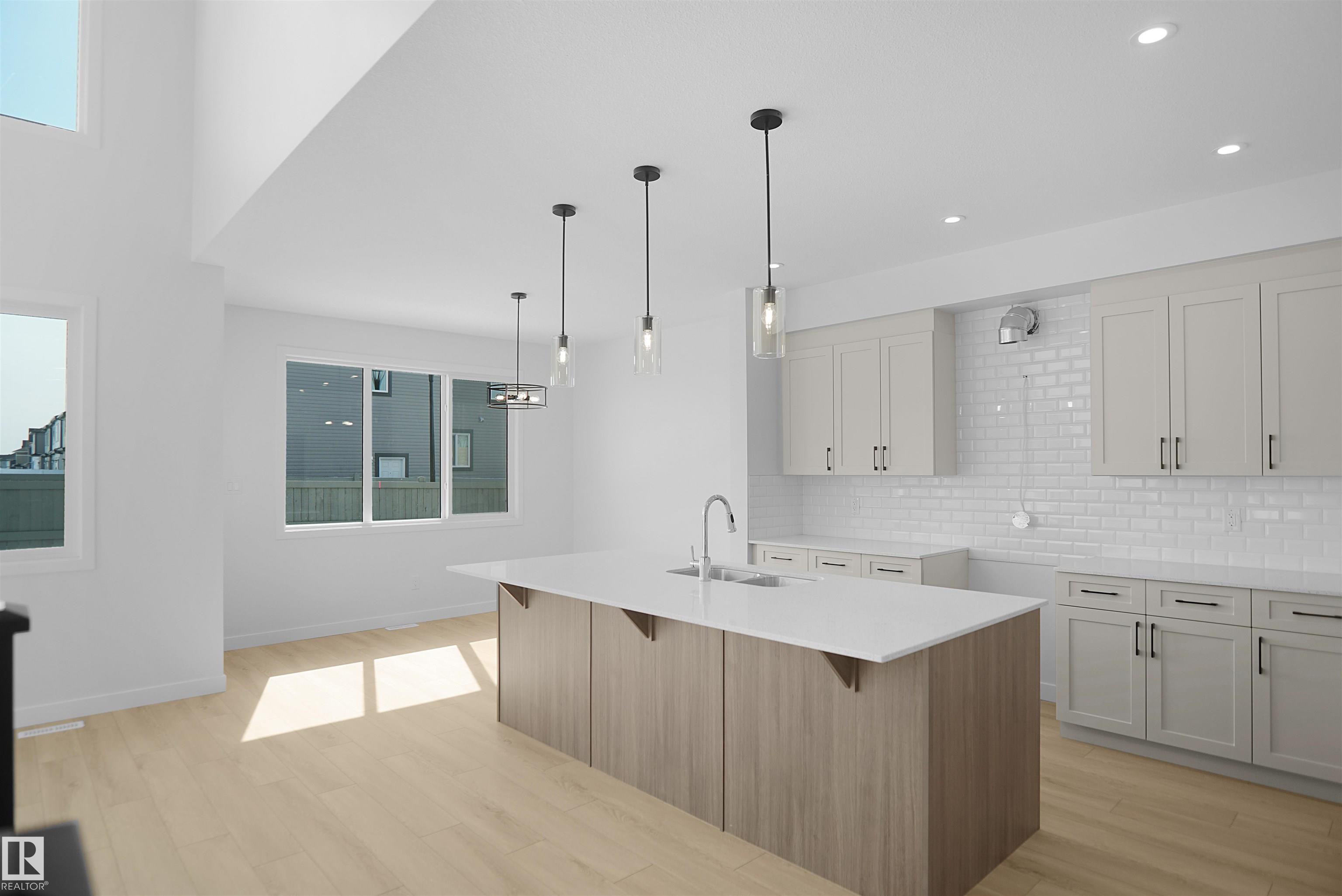 https://zimg.paragon.ice.com/ParagonImages/Property/PM/RAE/225387473/9/0/0/9a29206cb6f64b2697cceaa147c7d891/1/d15fec9ceb8d788436ce16eb0752a416/225387473-b08b6d15-9955-4176-a7df-0e0c677dfeb3.JPG