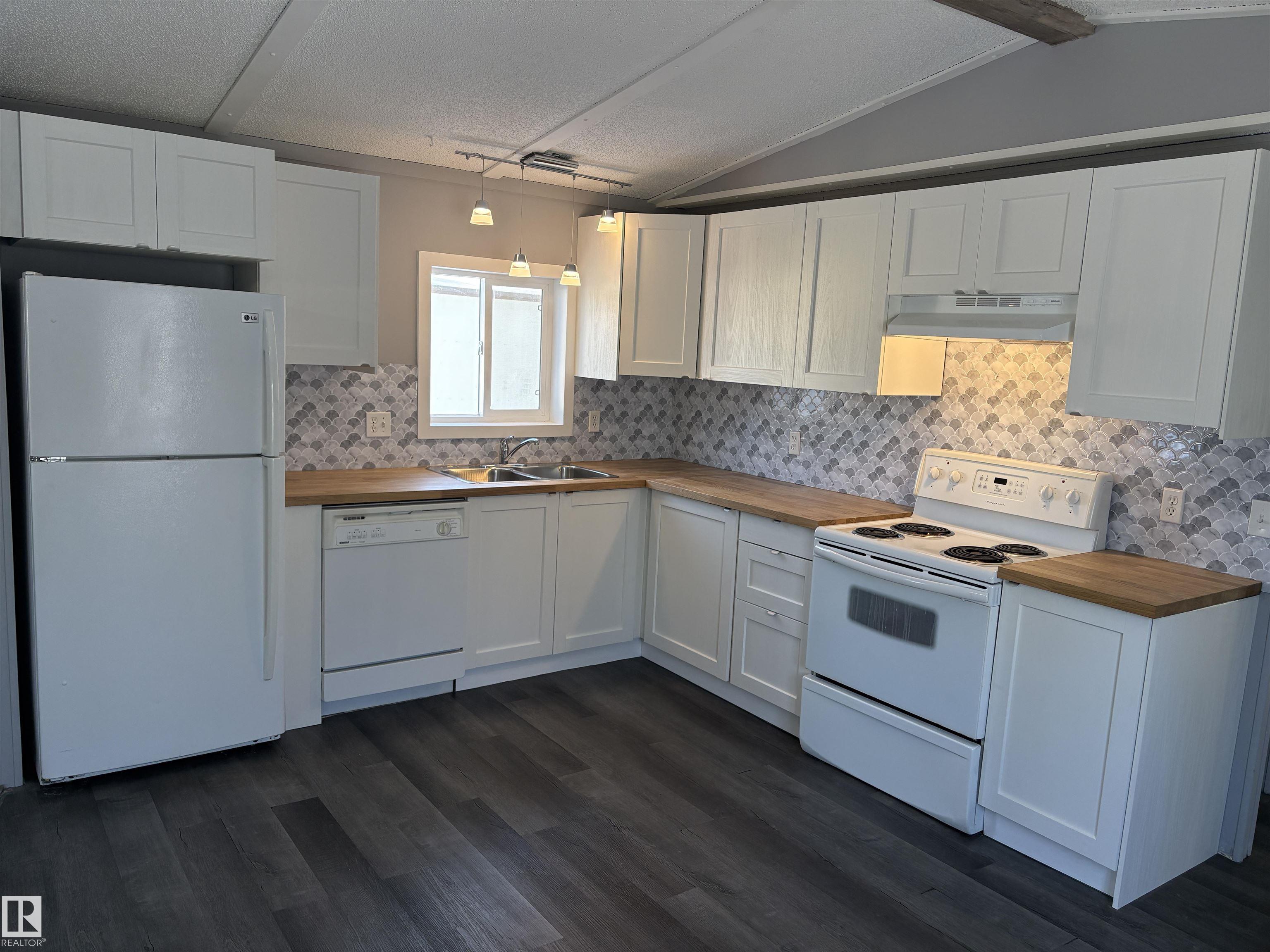 Picture for 8 Evergreen Park DR NW