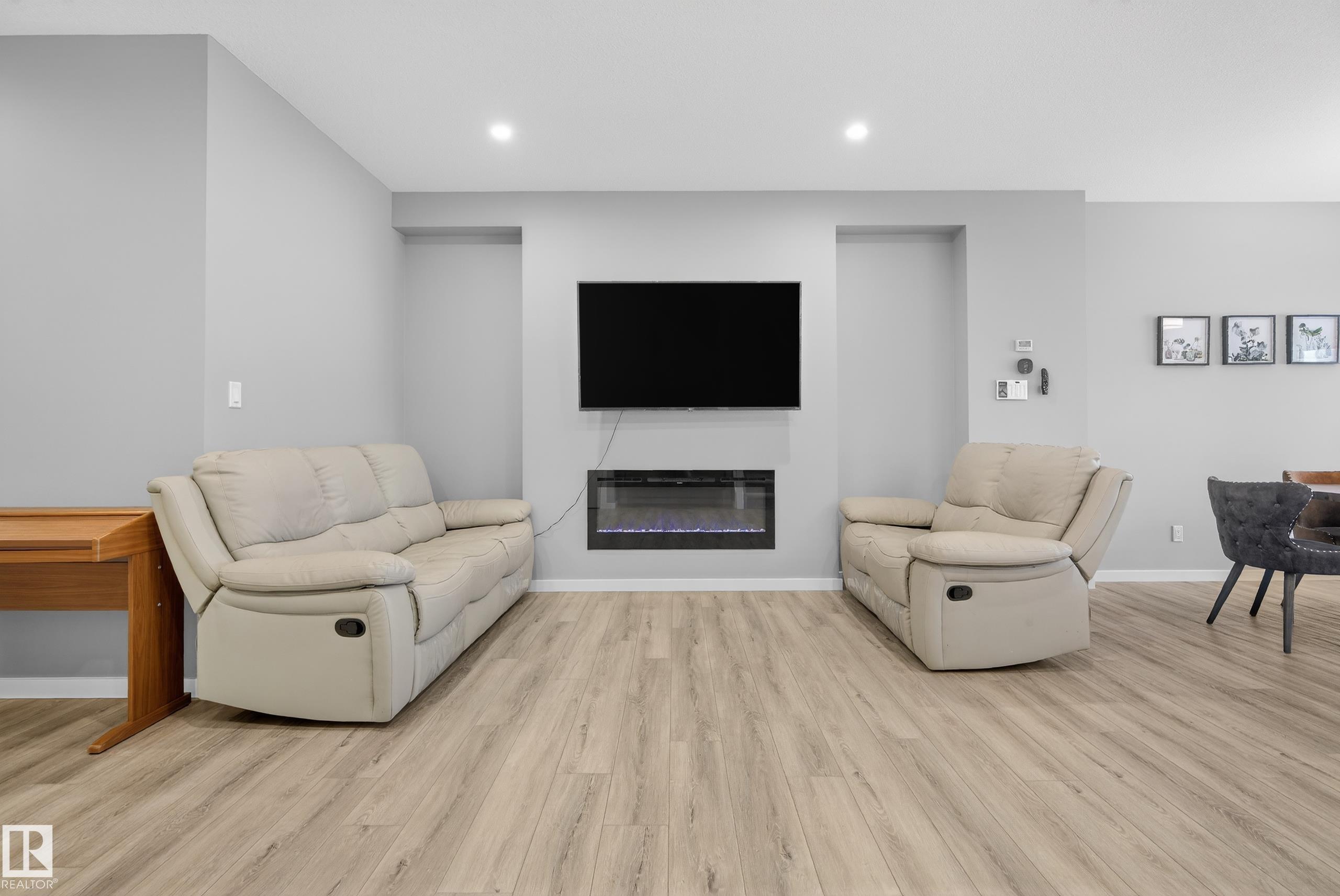 Photo 8 at 2382 Kelly Circle SW, Keswick, Edmonton