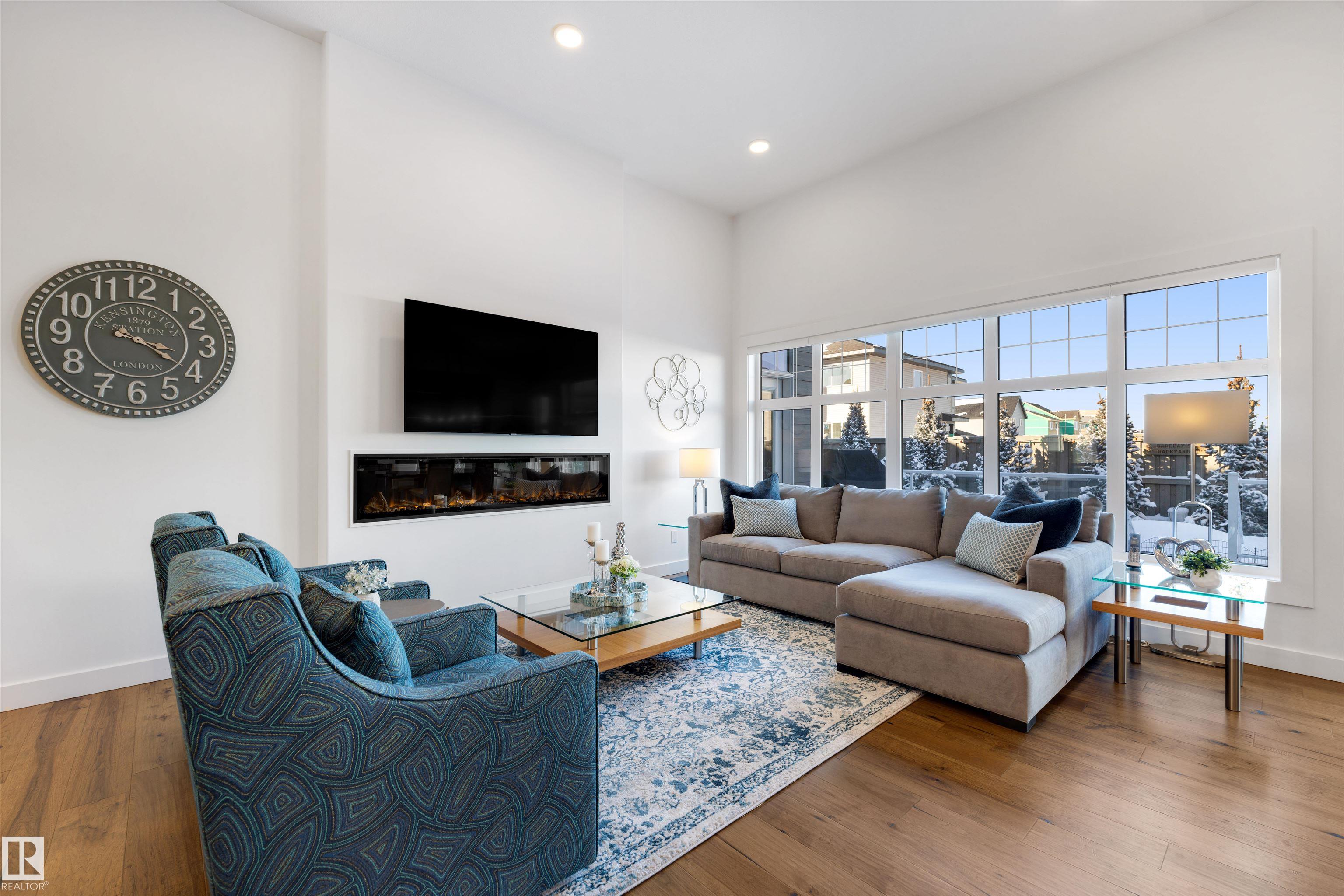 Picture for 4683 CHEGWIN WD SW