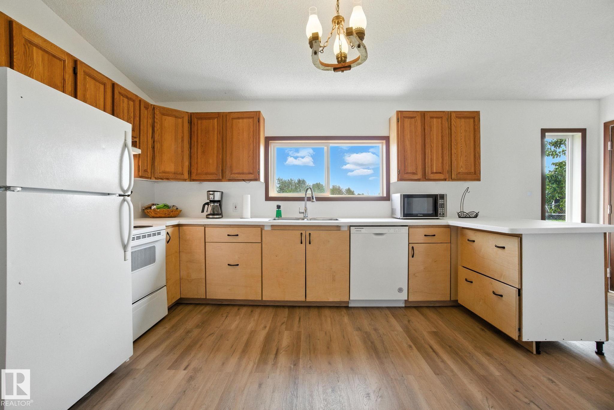 Photo 18 at 51019 Rge Road 273, None, Rural Parkland County