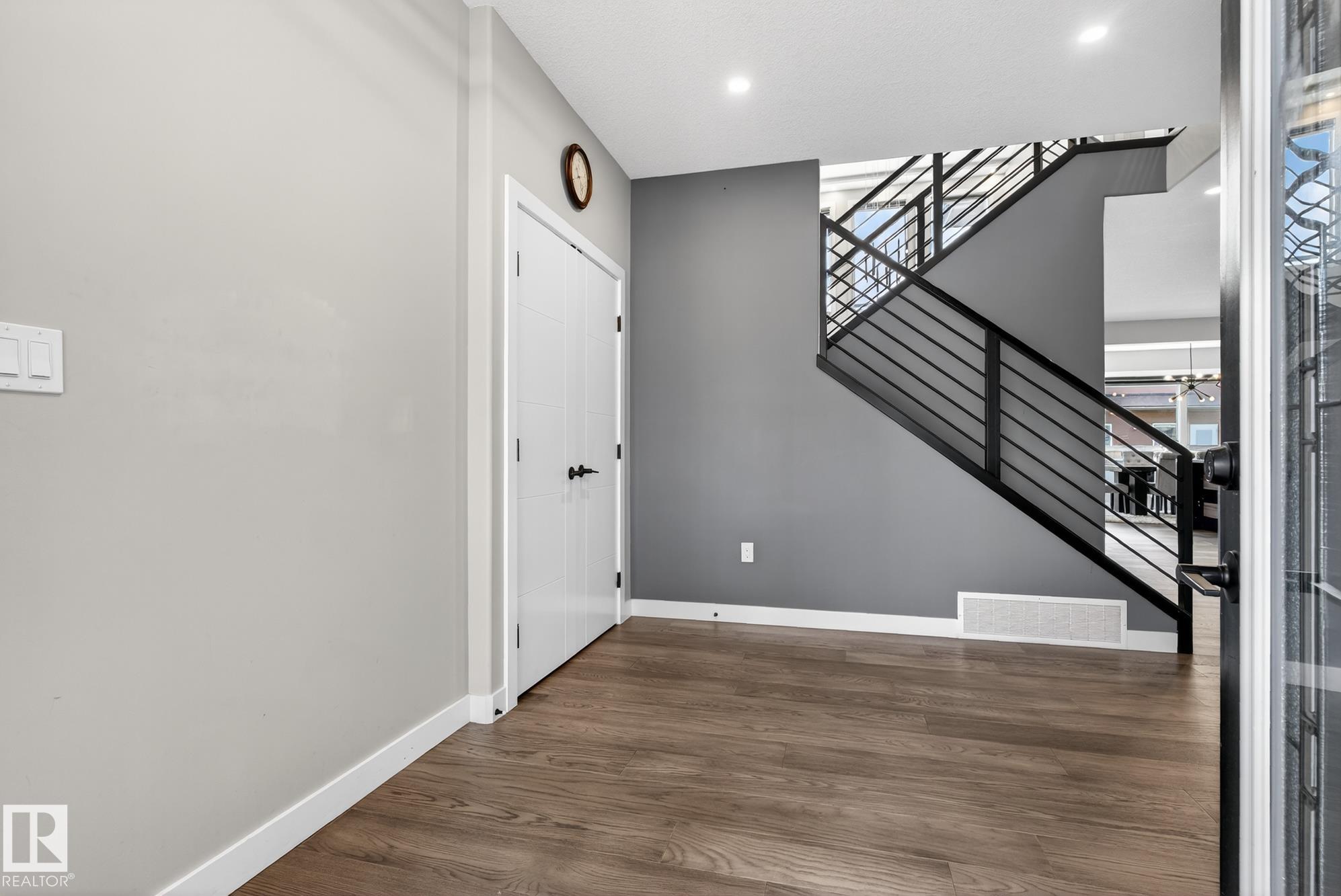 Photo 4 at 1027 150 Avenue NW, Fraser, Edmonton