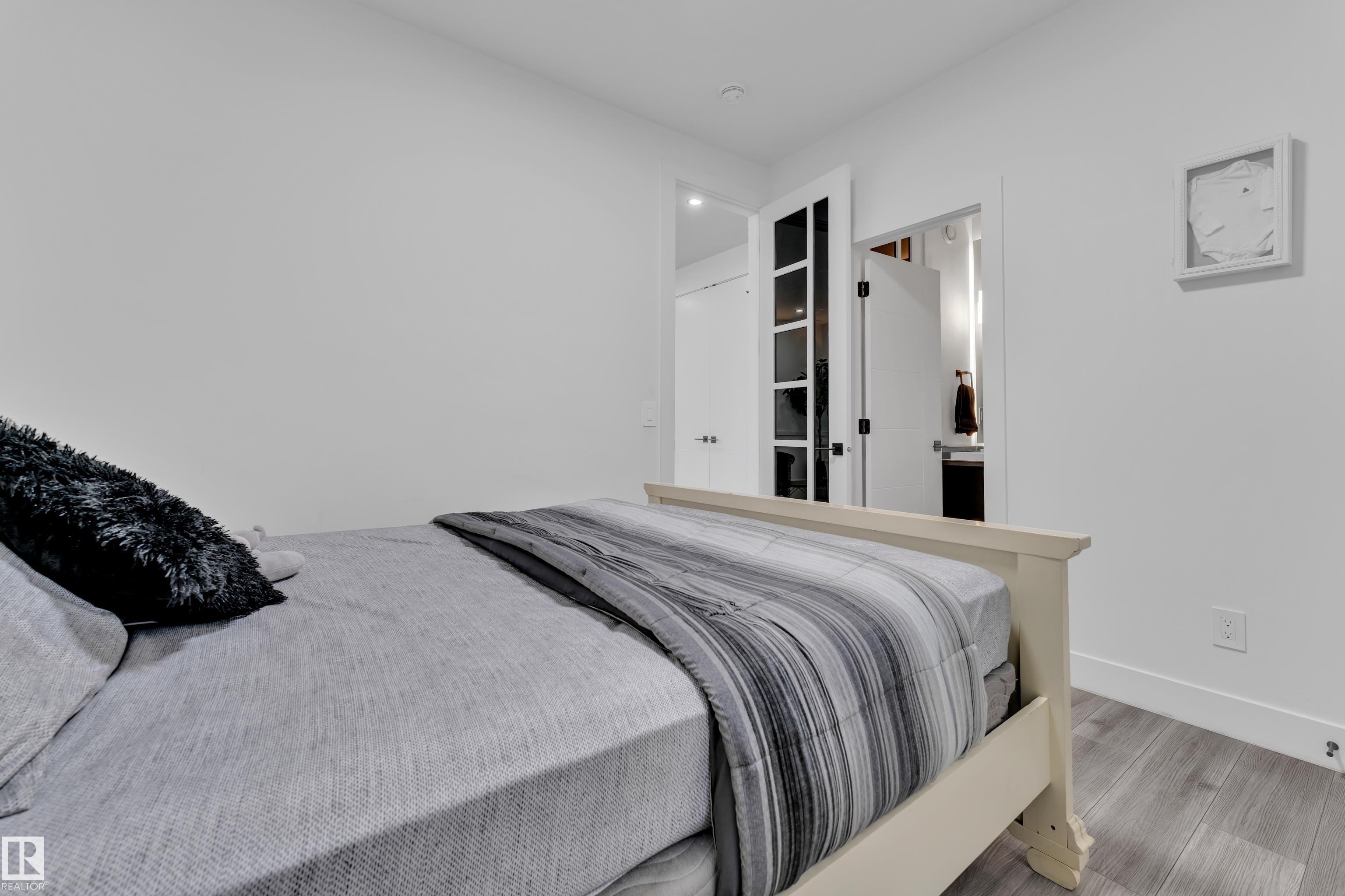 Photo 9 at 316 42 Street SW, Charlesworth, Edmonton