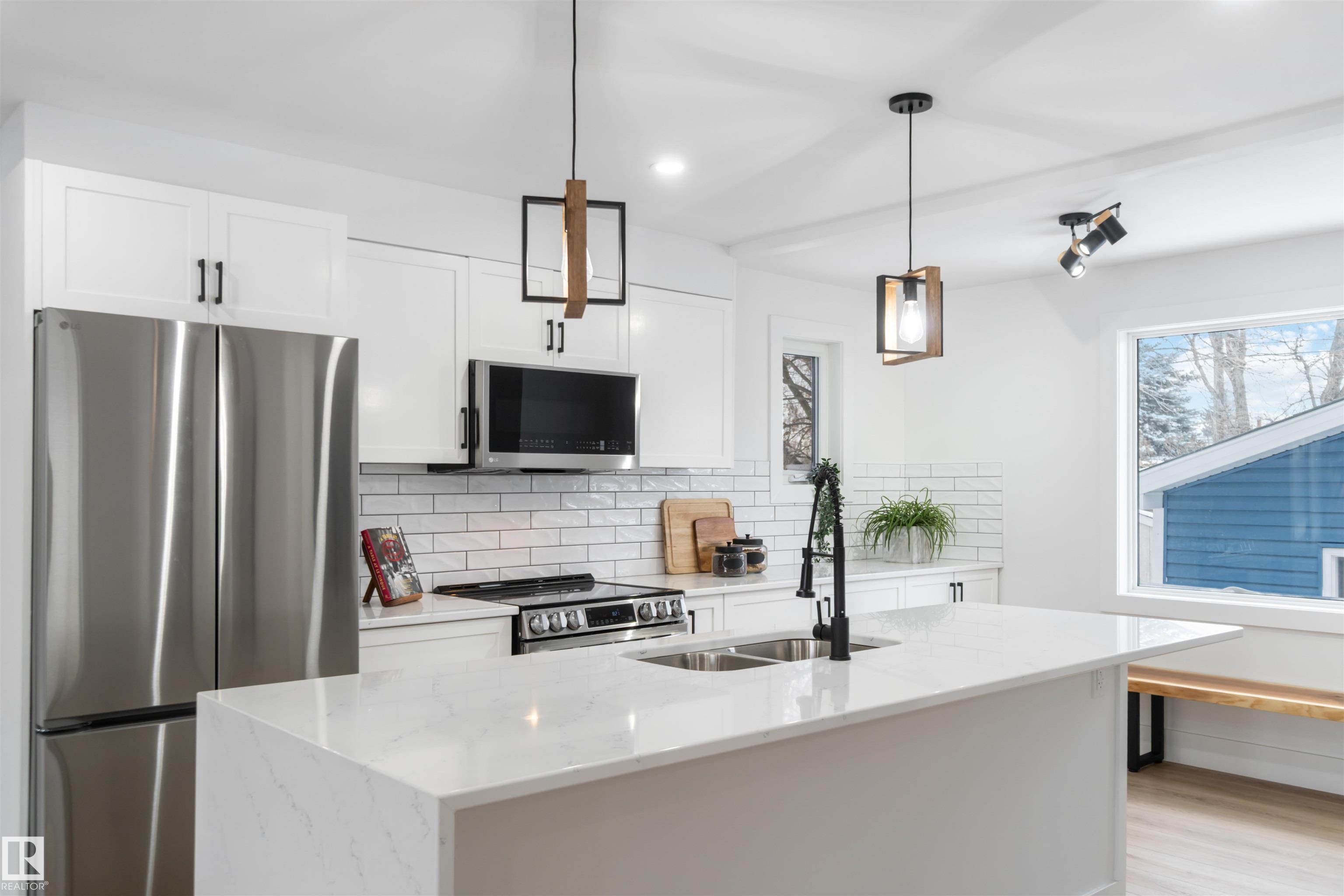 Photo 13 at 6719 95 Avenue NW, Ottewell, Edmonton