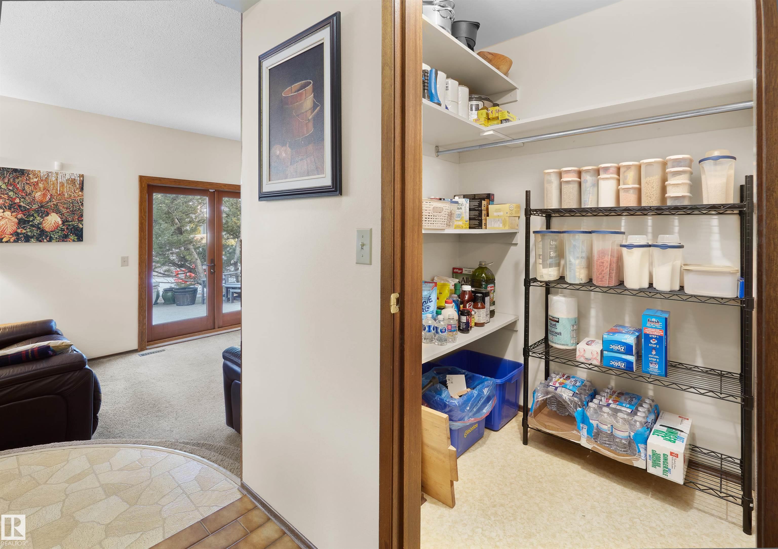 Photo 13 at 10908 Bearspaw Drive W NW, Bearspaw, Edmonton