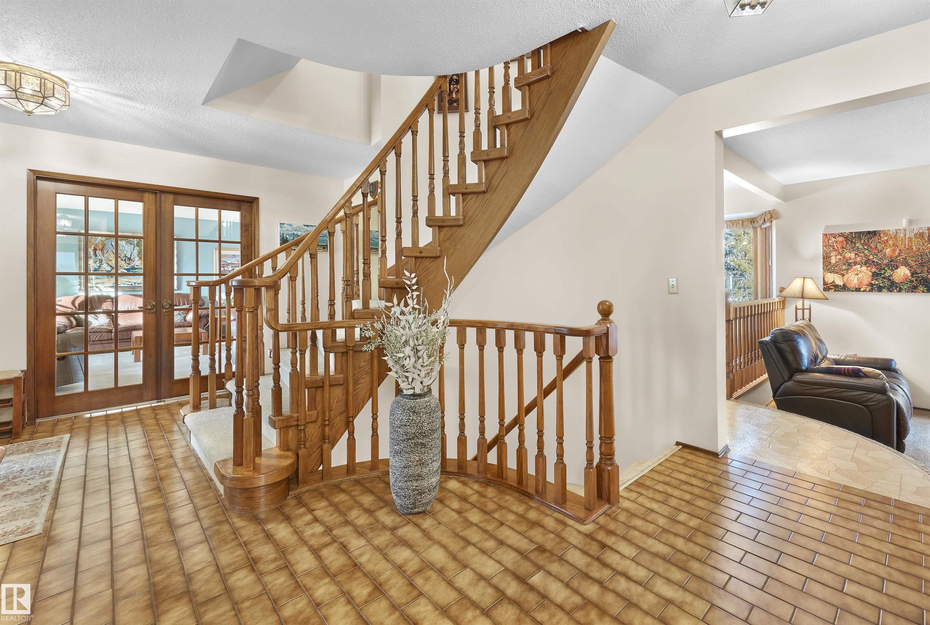 Photo 20 at 10908 Bearspaw Drive W NW, Bearspaw, Edmonton