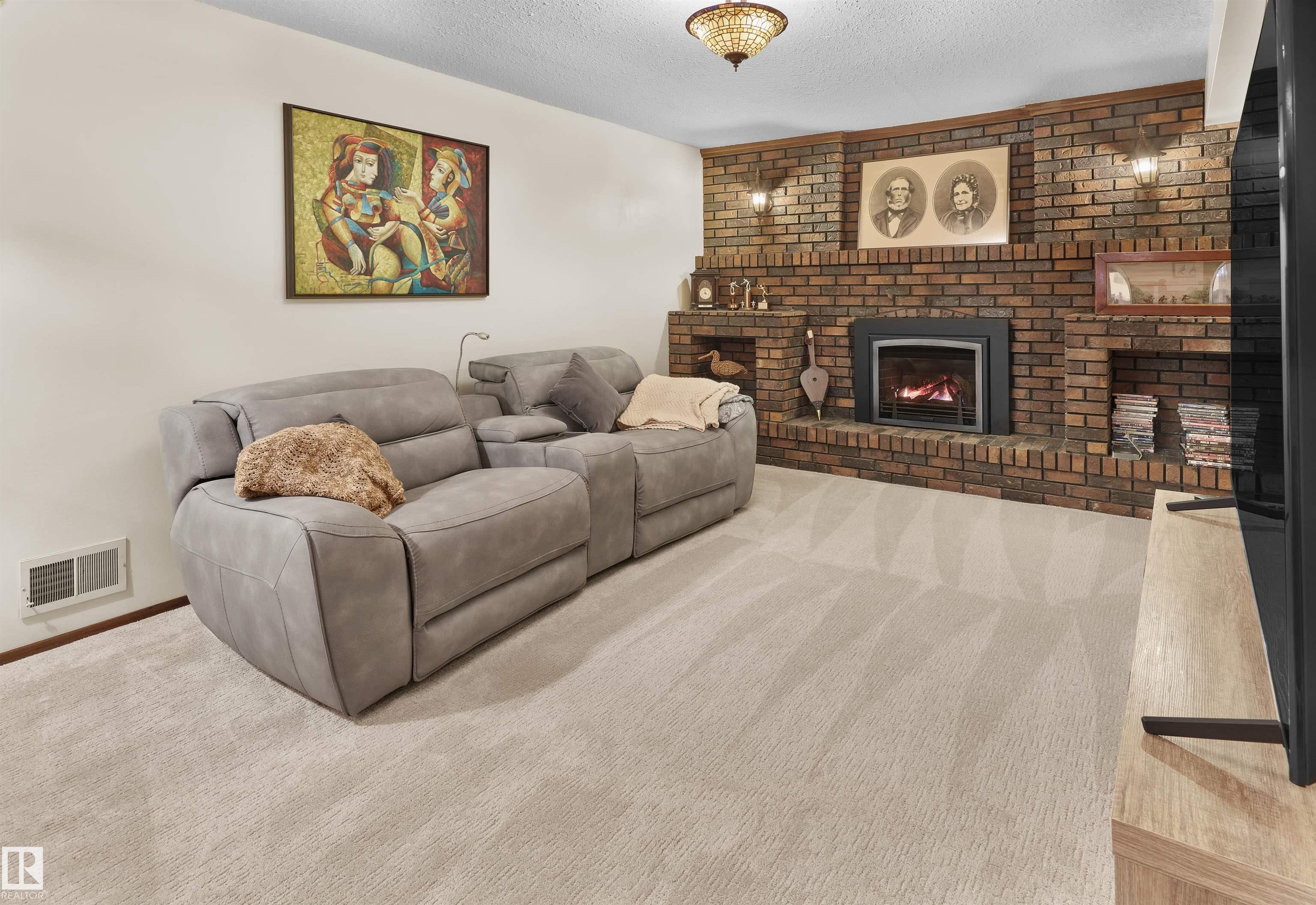 Photo 32 at 10908 Bearspaw Drive W NW, Bearspaw, Edmonton