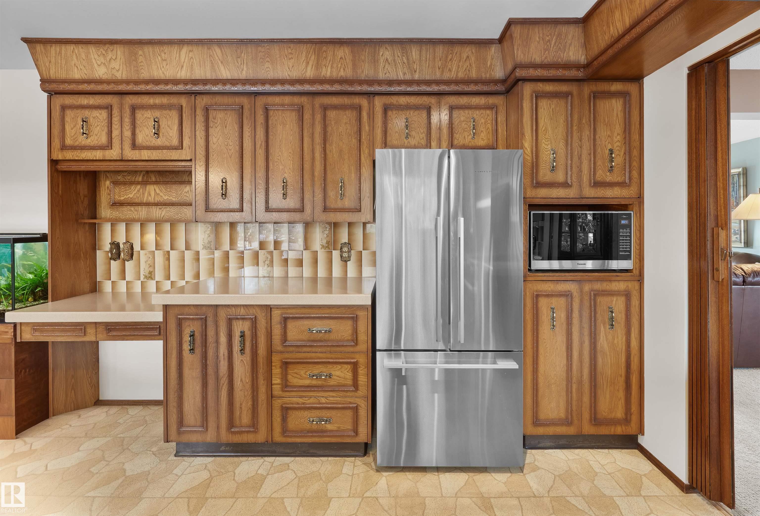 Photo 9 at 10908 Bearspaw Drive W NW, Bearspaw, Edmonton