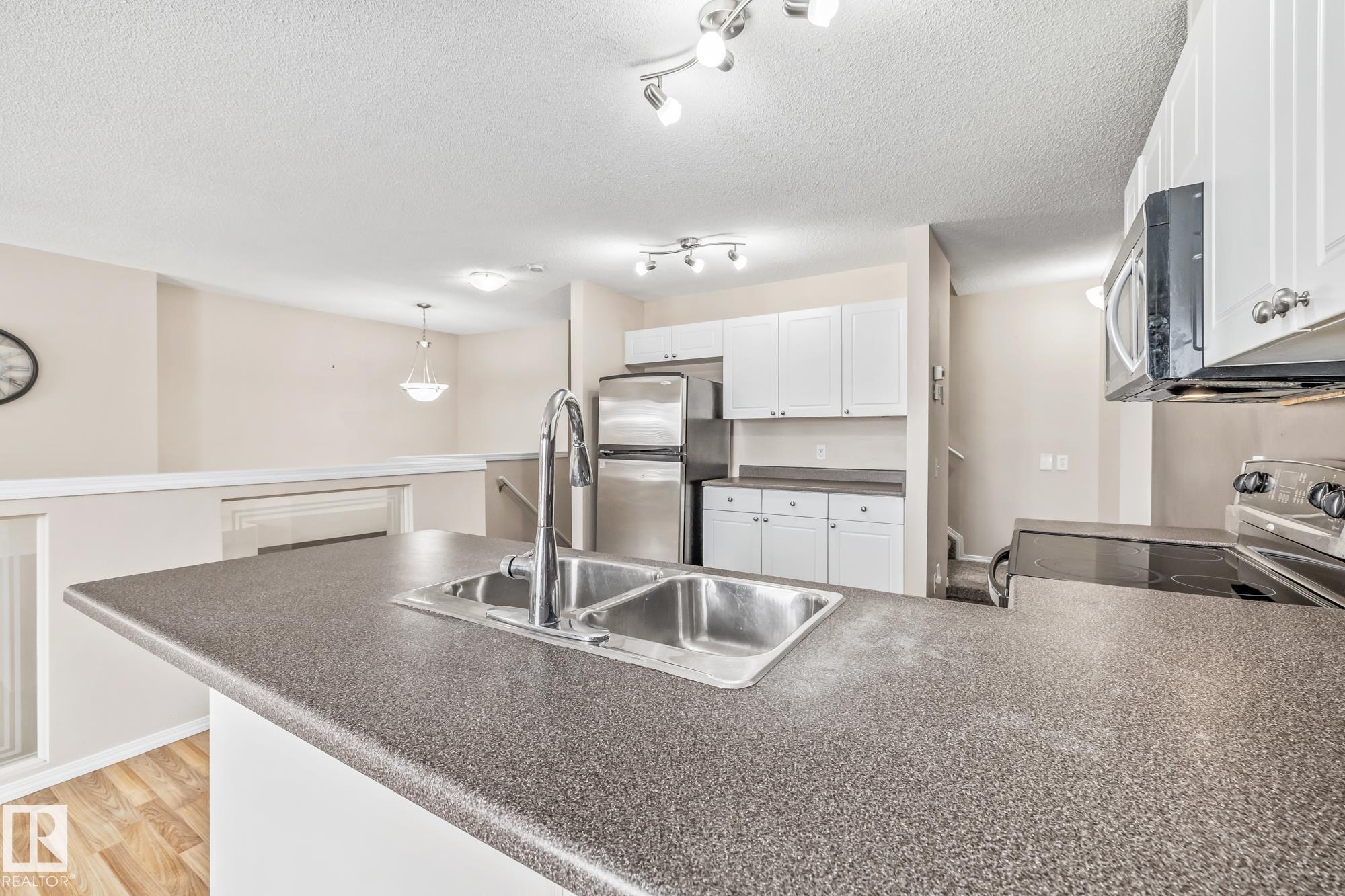 Photo 15 at 1421 Hermitage Road NW, Canon Ridge, Edmonton