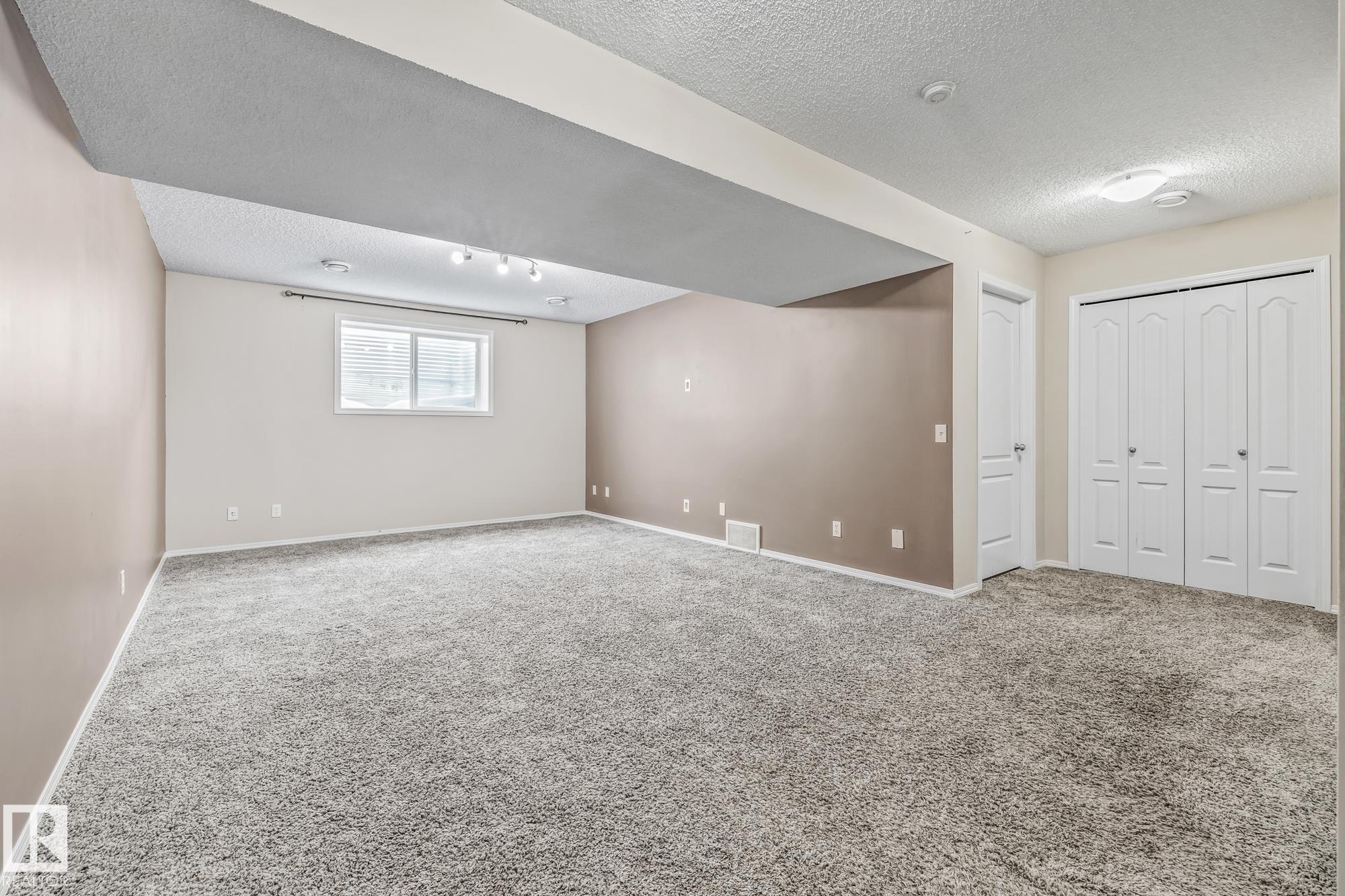 Photo 5 at 1421 Hermitage Road NW, Canon Ridge, Edmonton