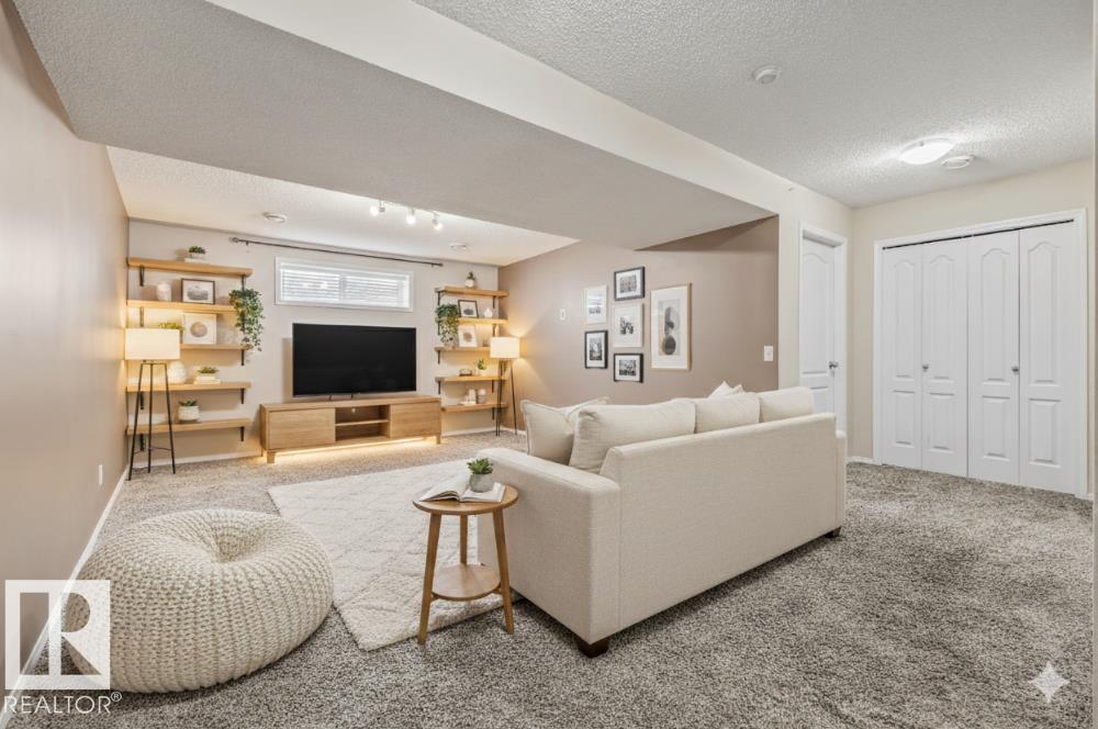 Photo 6 at 1421 Hermitage Road NW, Canon Ridge, Edmonton