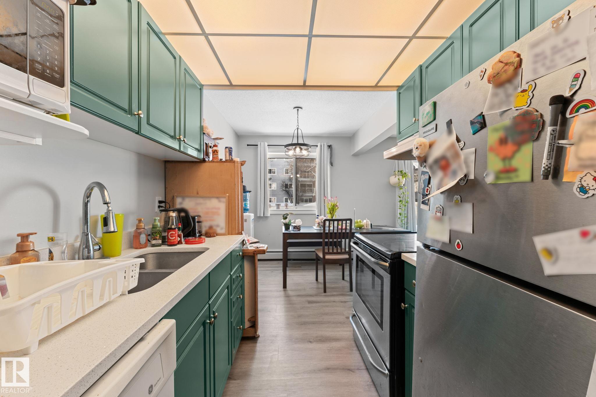 Photo 13 at 10 - 11219 103a Avenue NW, Wîhkwêntôwin, Edmonton