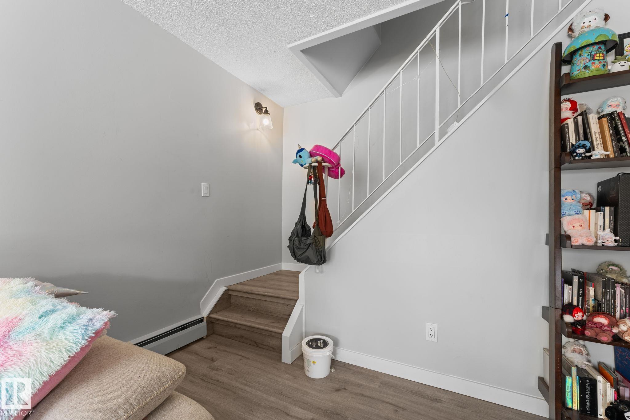 Photo 15 at 10 - 11219 103a Avenue NW, Wîhkwêntôwin, Edmonton