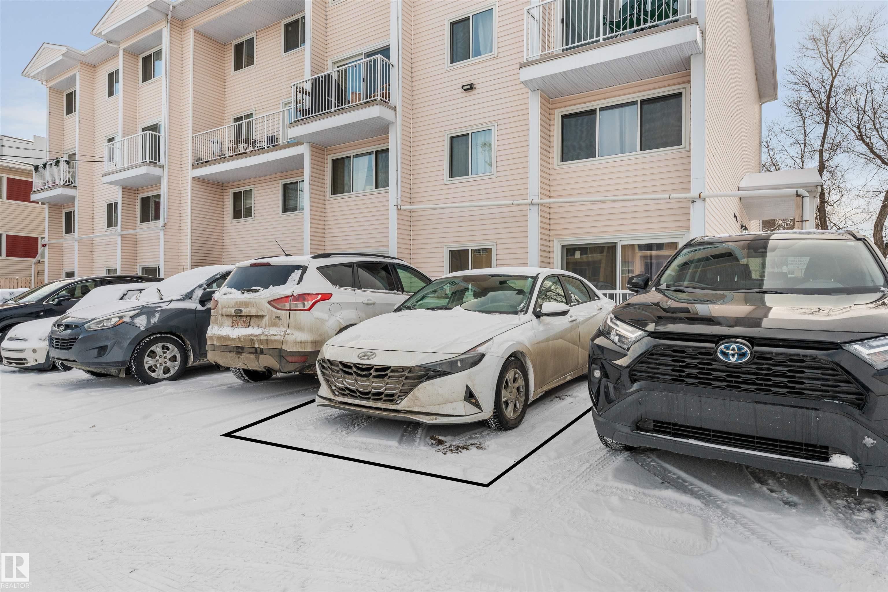 Photo 22 at 10 - 11219 103a Avenue NW, Wîhkwêntôwin, Edmonton