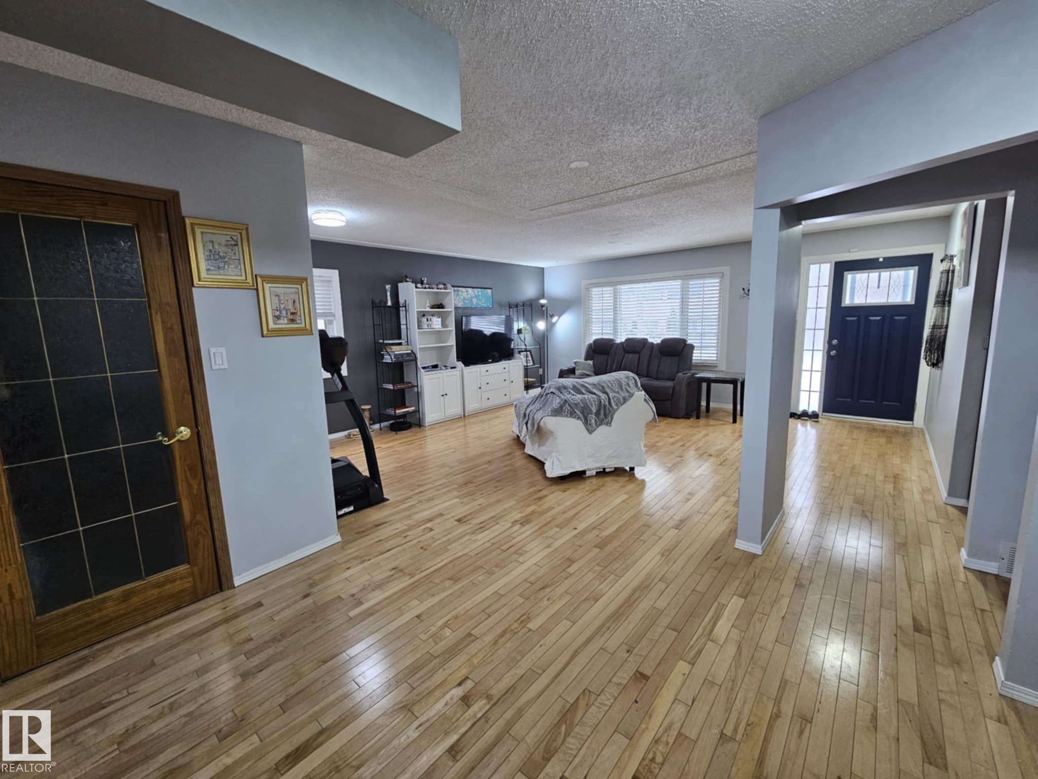 Photo 8 at 8512 131 Avenue NW, Killarney, Edmonton
