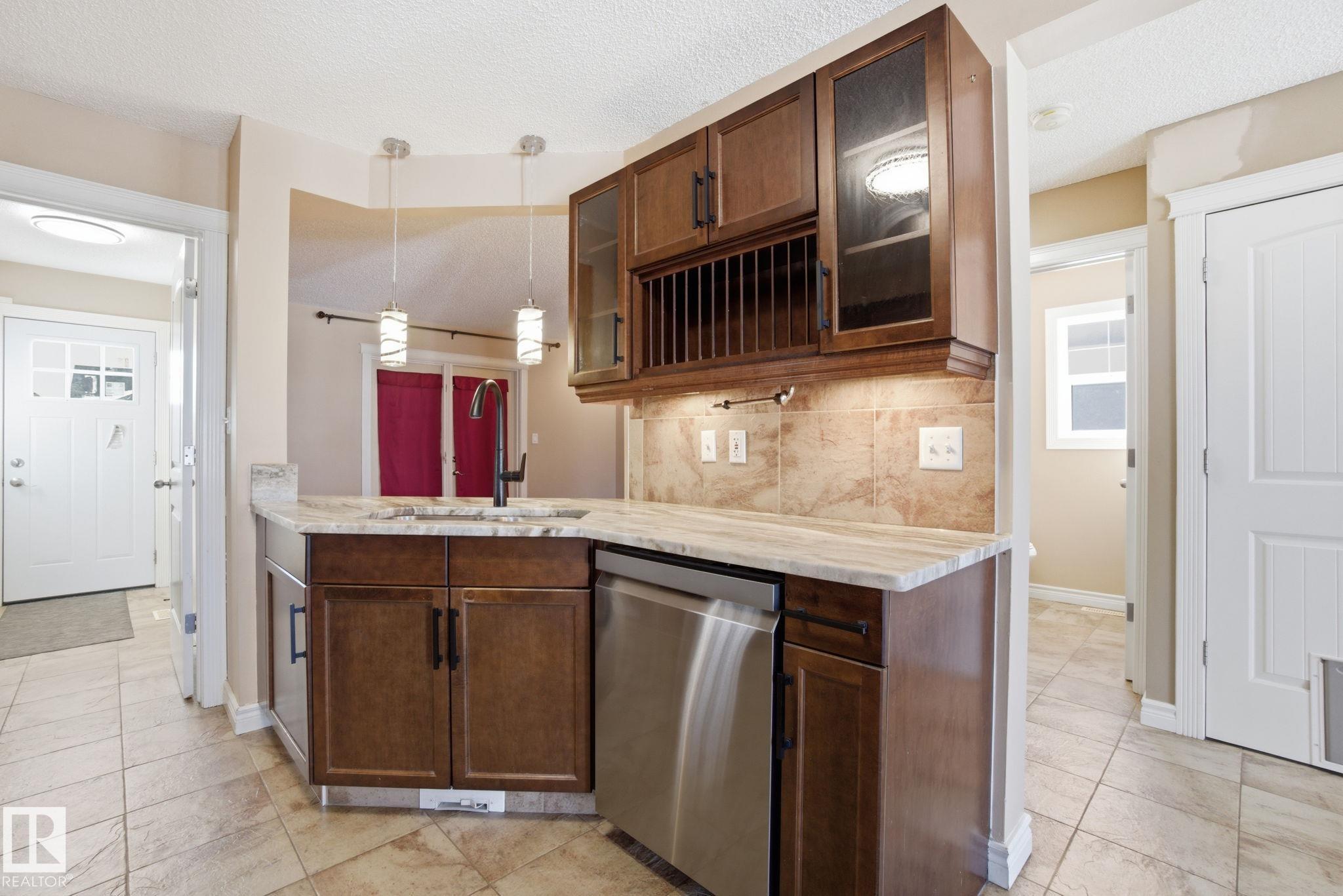 Photo 12 at 61 Suntree Promenade, Suntree, Leduc