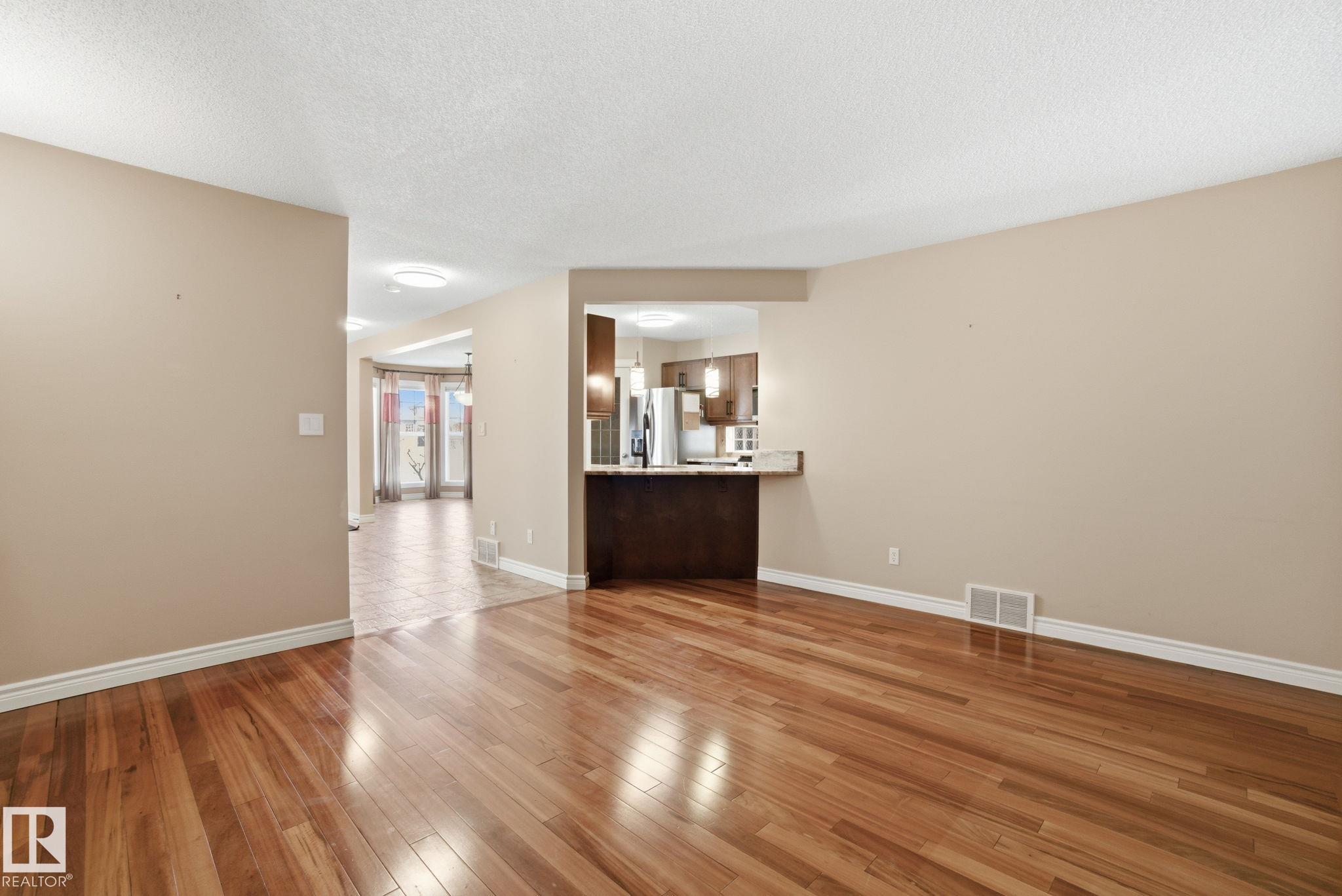 Photo 21 at 61 Suntree Promenade, Suntree, Leduc