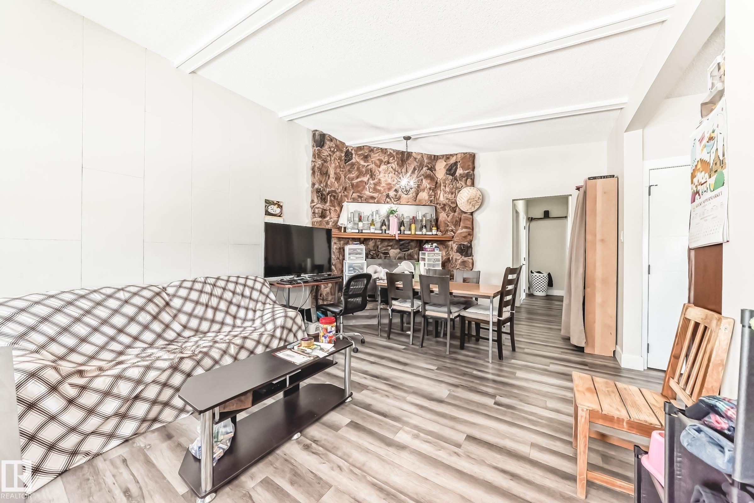 Picture for 7604 7606 75 ST NW