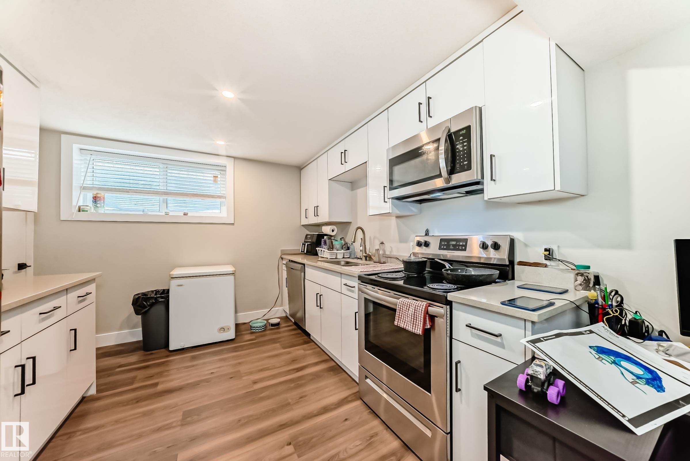 Picture for 7604 7606 75 ST NW