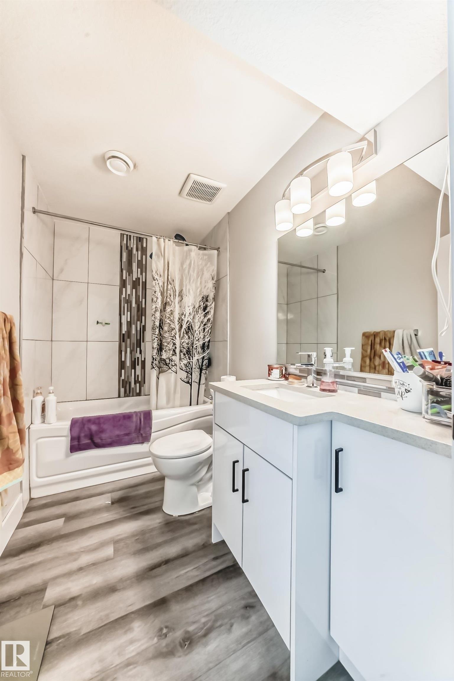 Picture for 7604 7606 75 ST NW