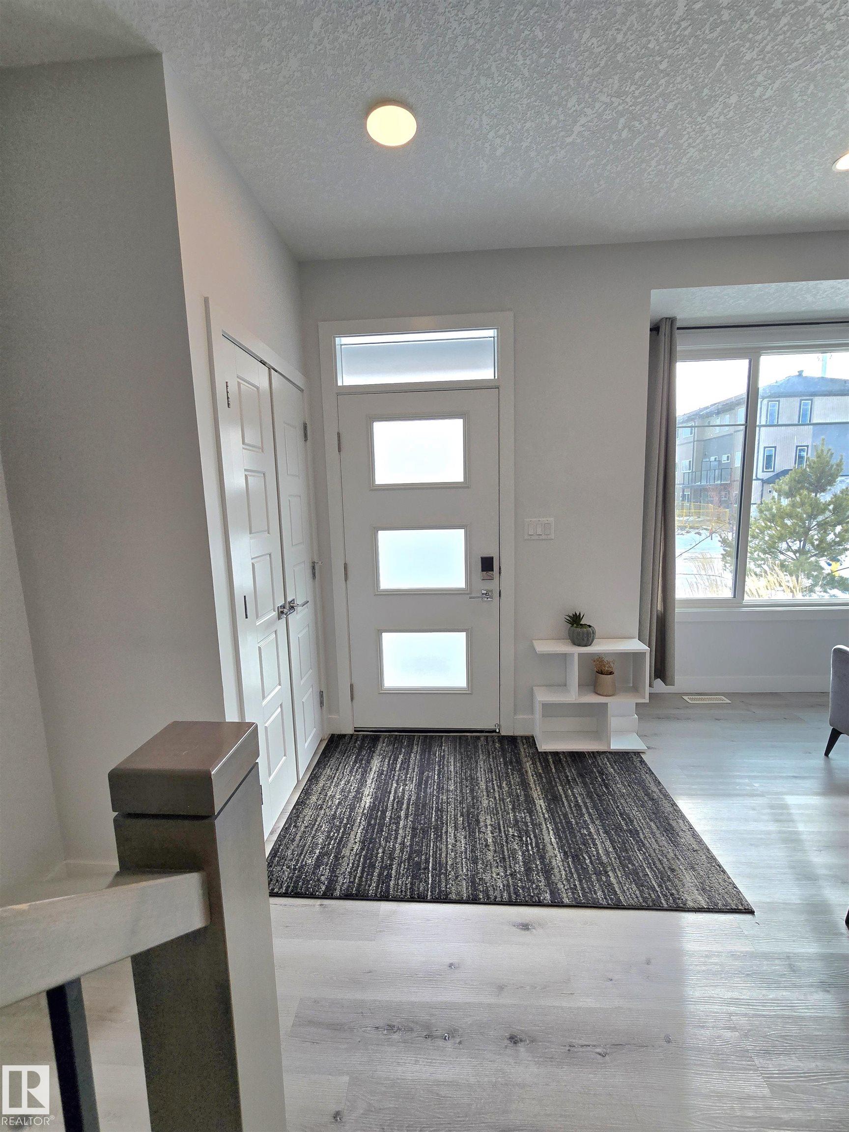 8040 Kiriak Link SW, Keswick, Edmonton