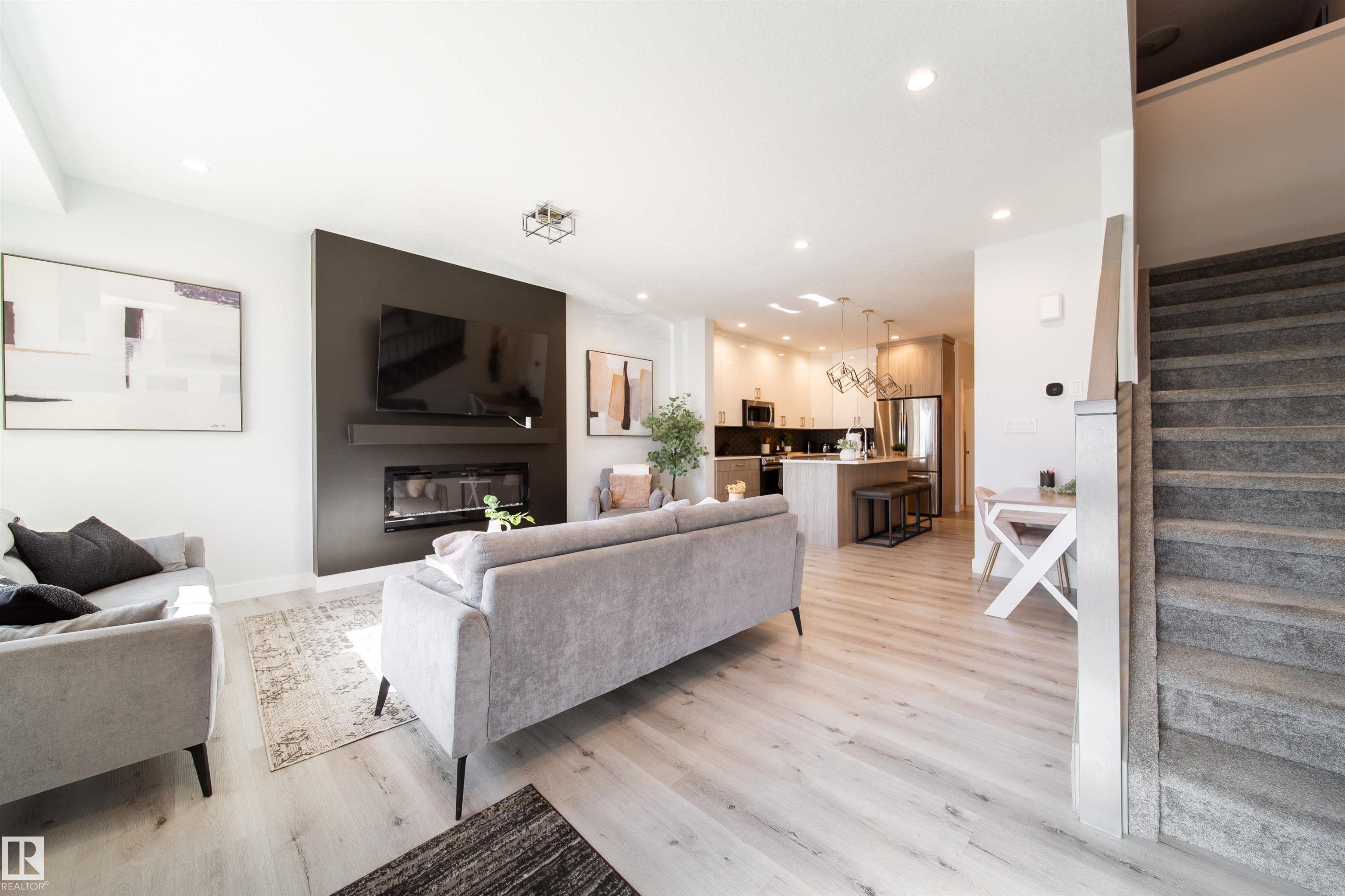 8040 Kiriak Link SW, Keswick, Edmonton