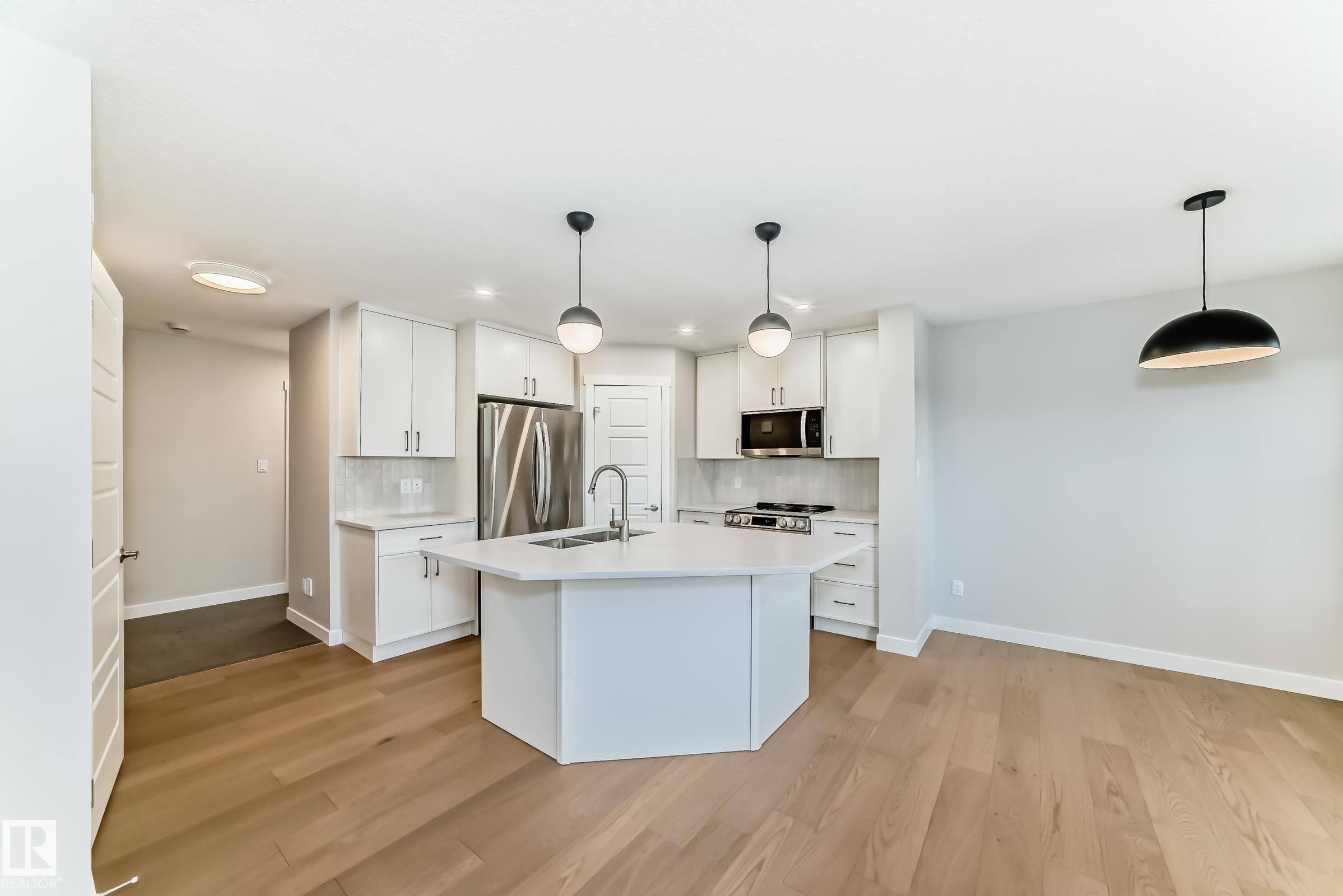 Picture for 17328 6 AV SW